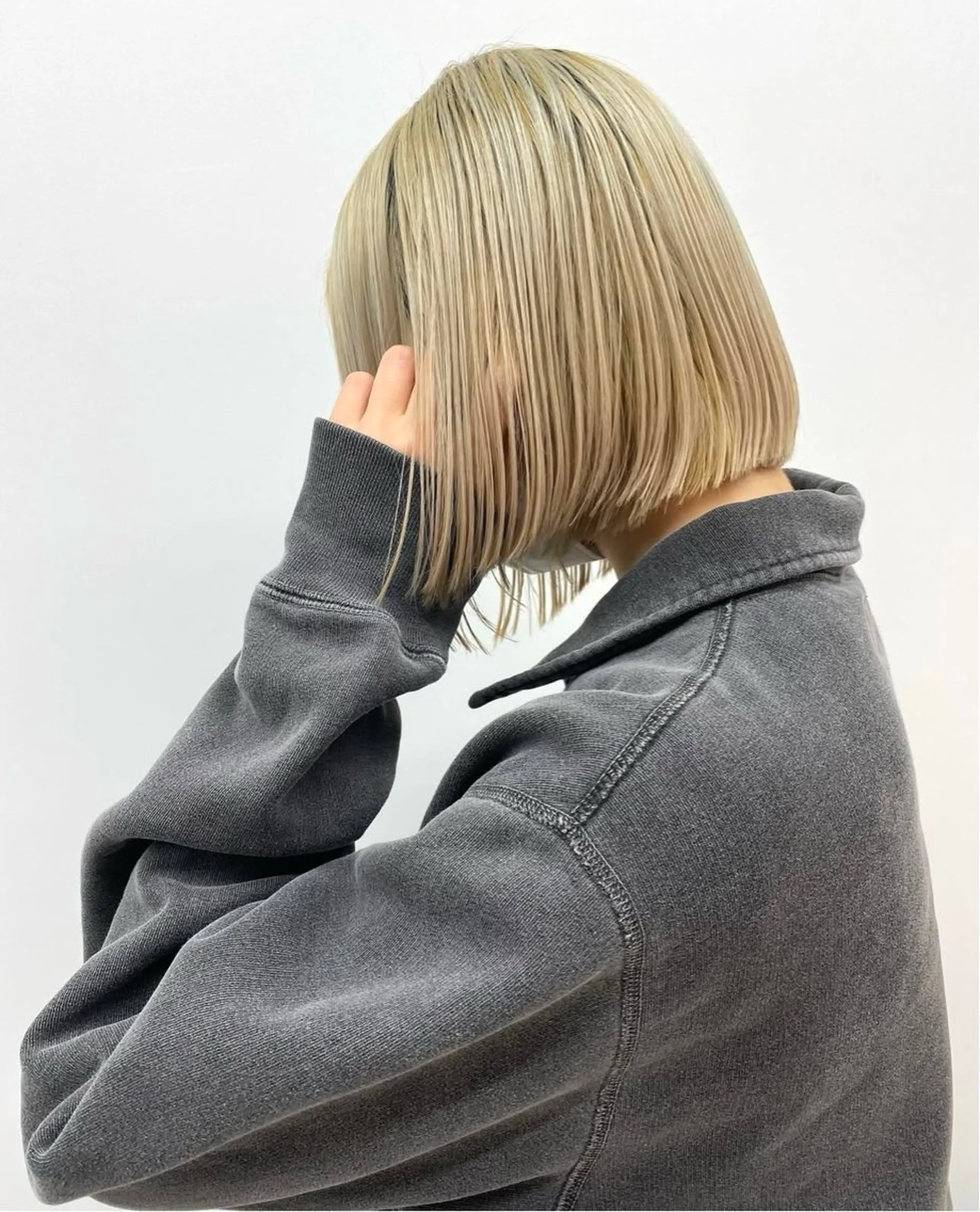 ショート カット nok所属・レイヤー/ベージュ/ どますず🌺のヘアスタイル