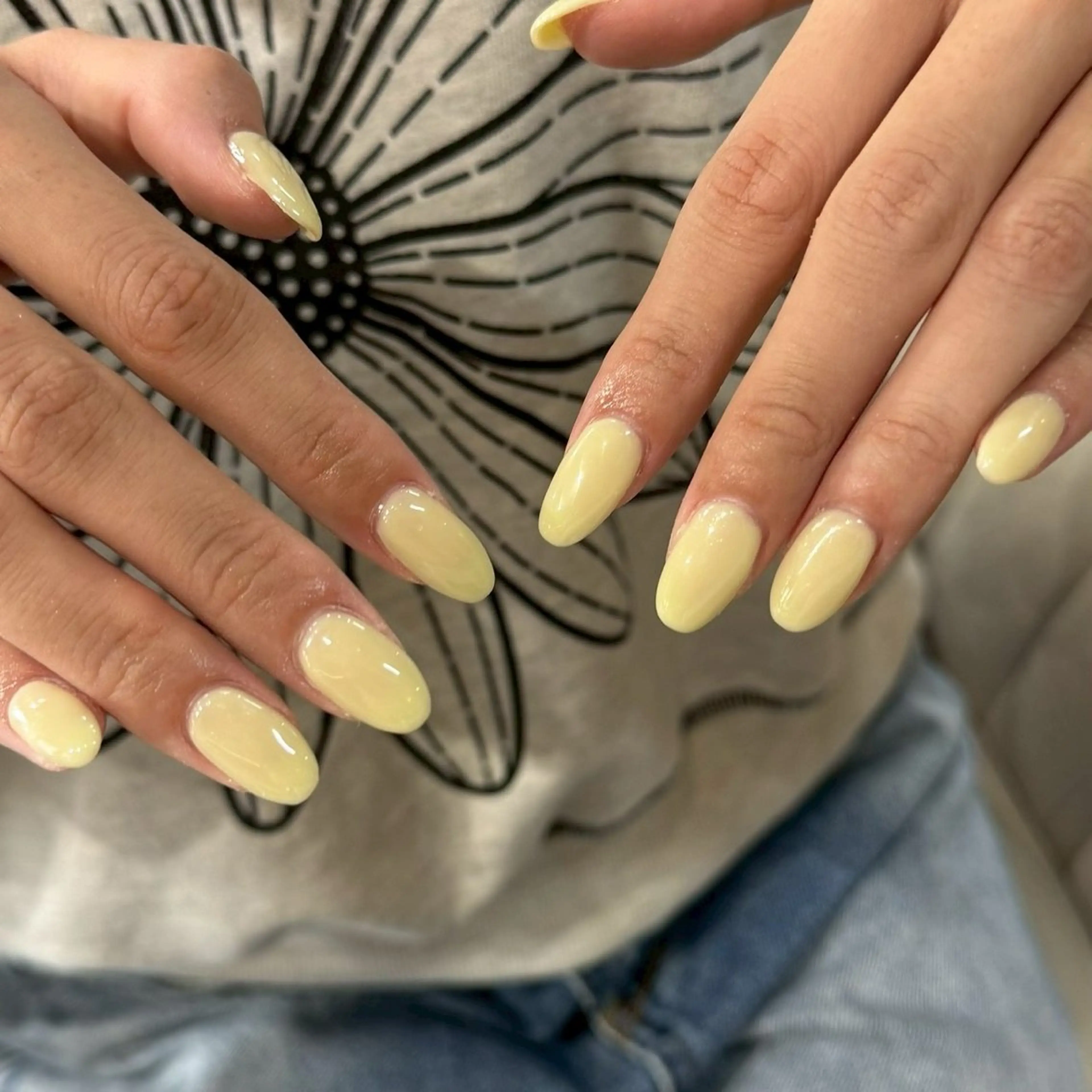 ネイル フットネイル ワンカラーネイル ハンドネイル LAVISH manaのネイルデザイン