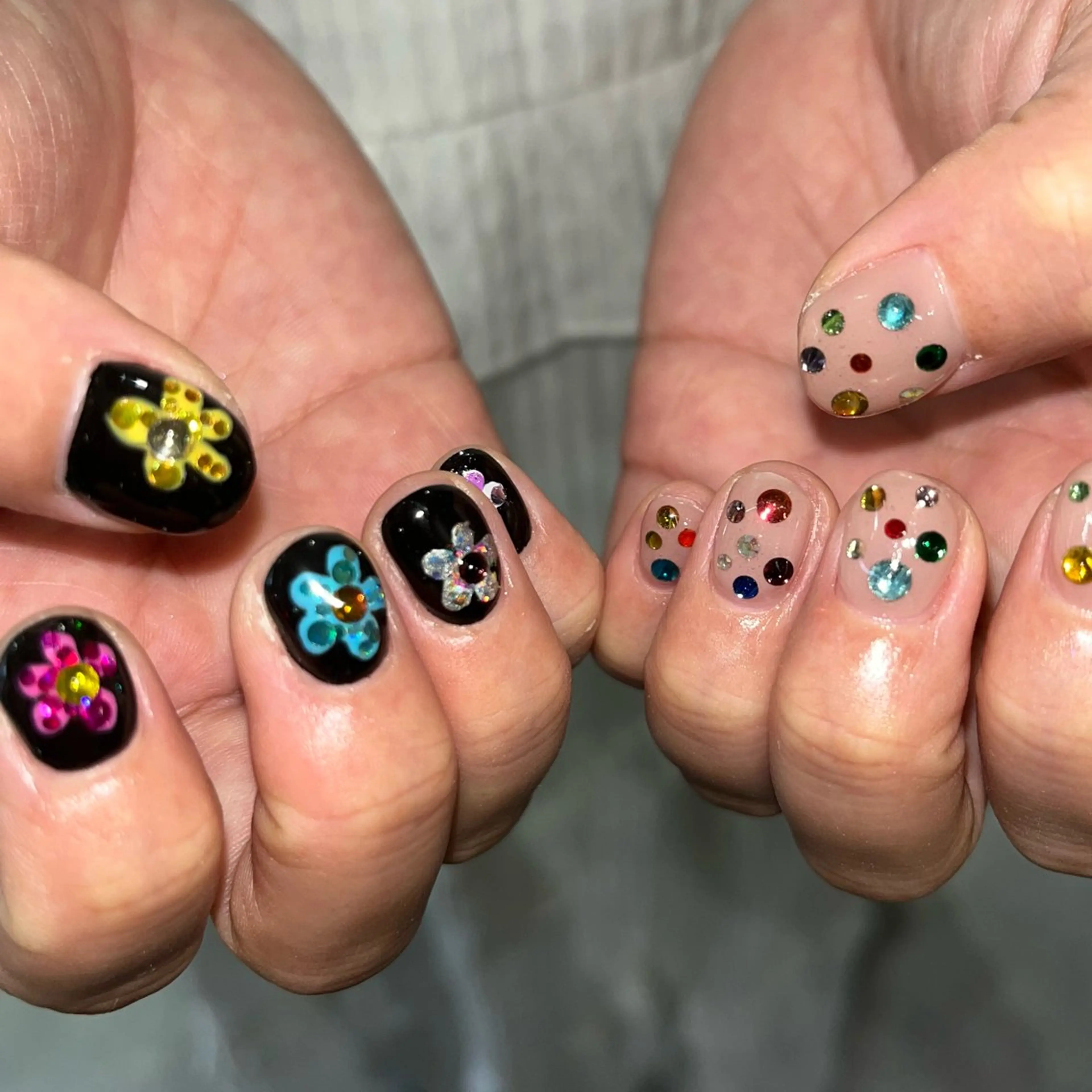 ネイル 🪐富島彩夏 /海外nail🪐のネイルデザイン