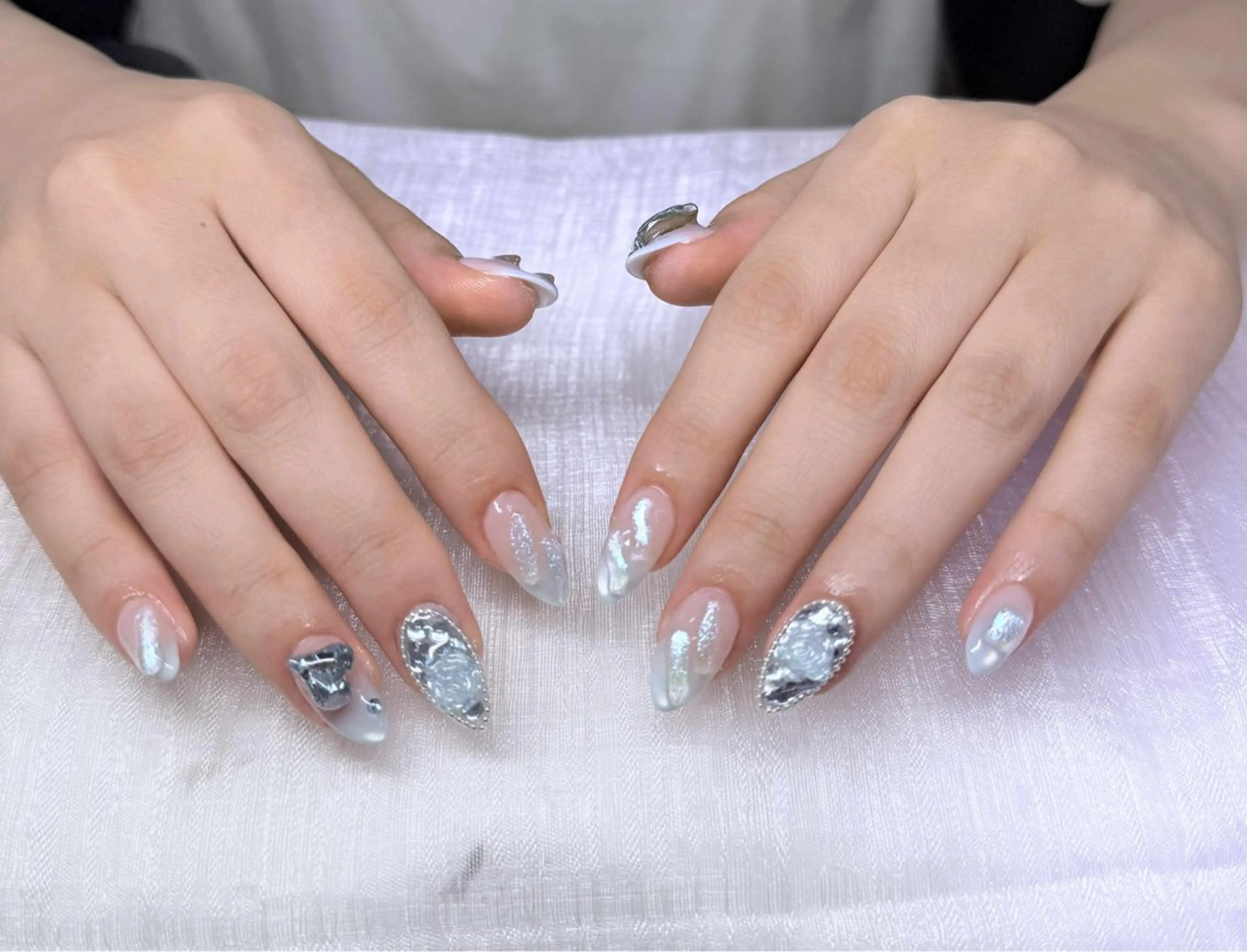 ネイル 長さ出し グラデーション 卒業式 キラキラネイル マグネットネイル ハンドネイル Lee Nailsのネイルデザイン