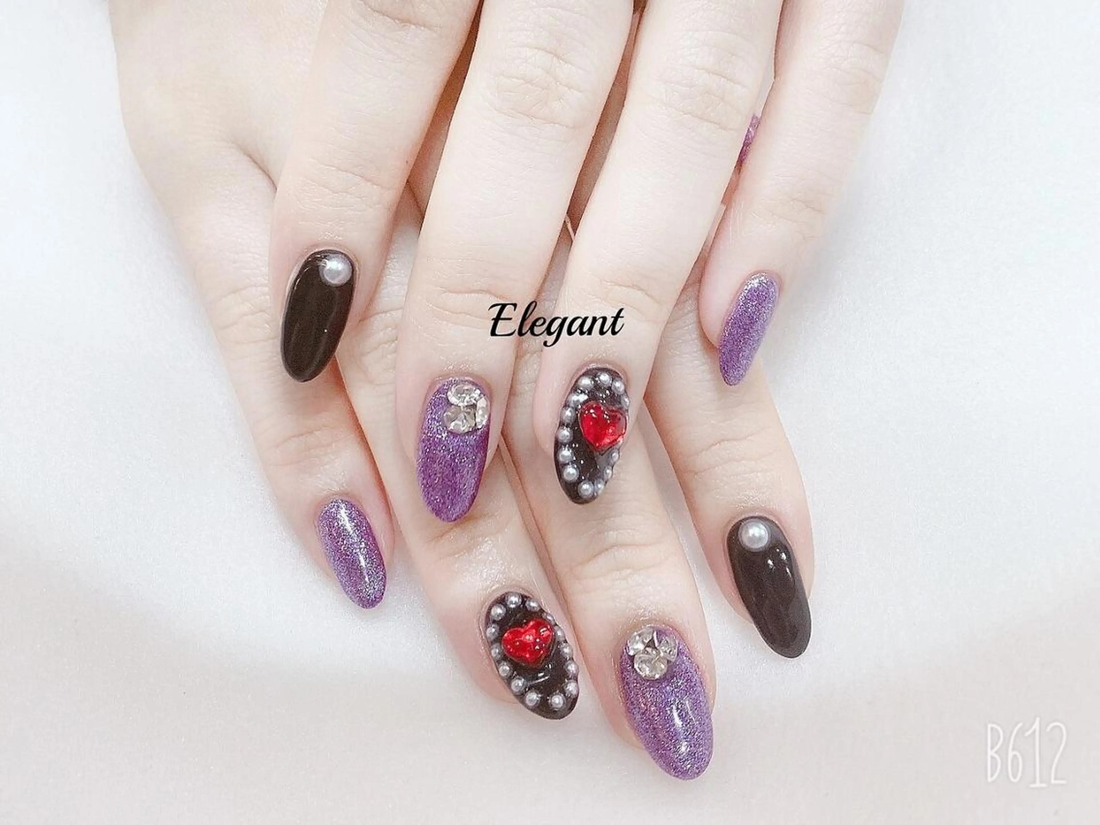ネイル Elegant beautyのネイルデザイン