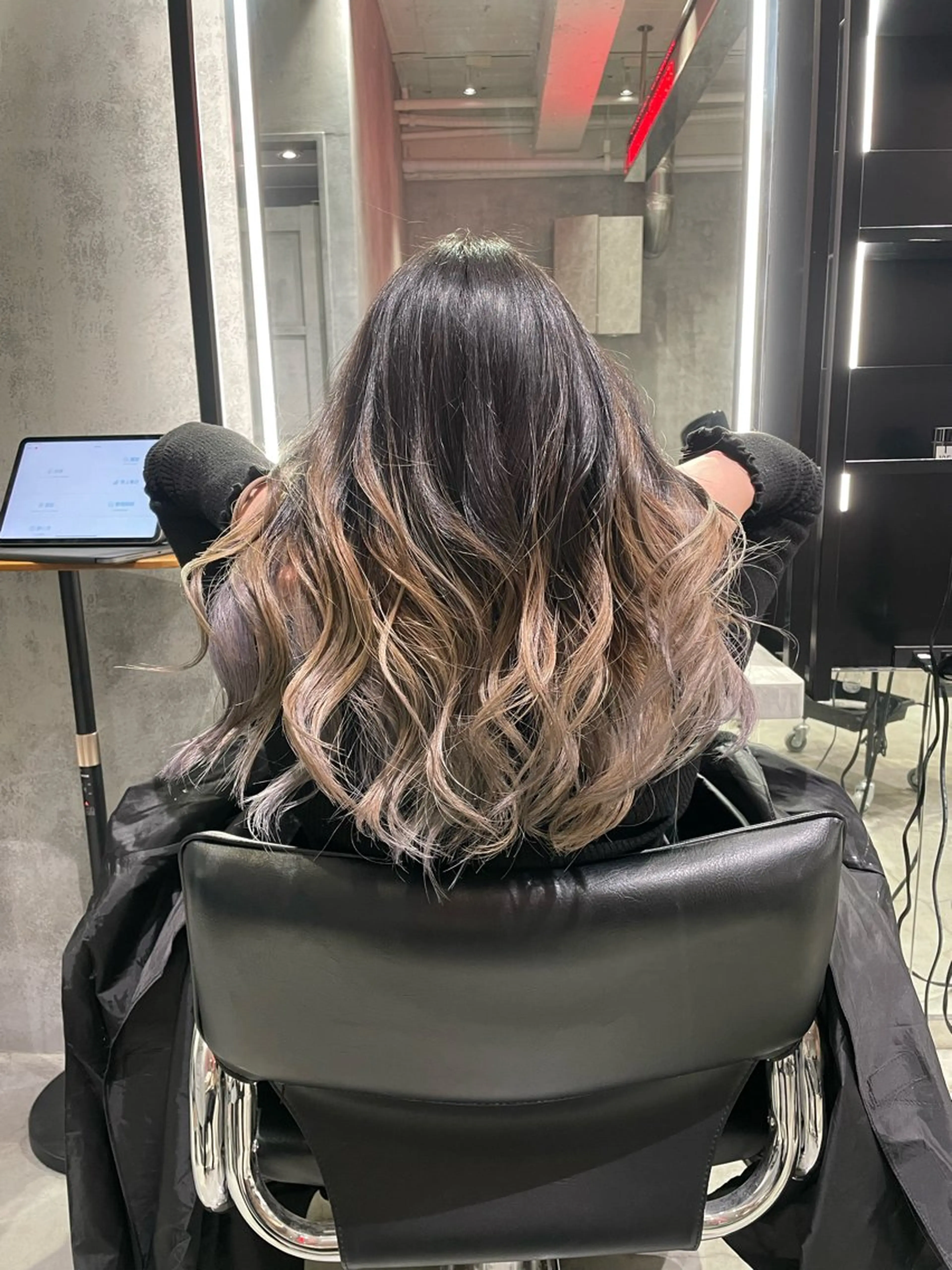 セミロング 髪質改善 レイヤーカット トリートメント カット ヘアカラー トリートメント メテオ取扱✨美髪 矯正✨HiroNYのヘアスタイル