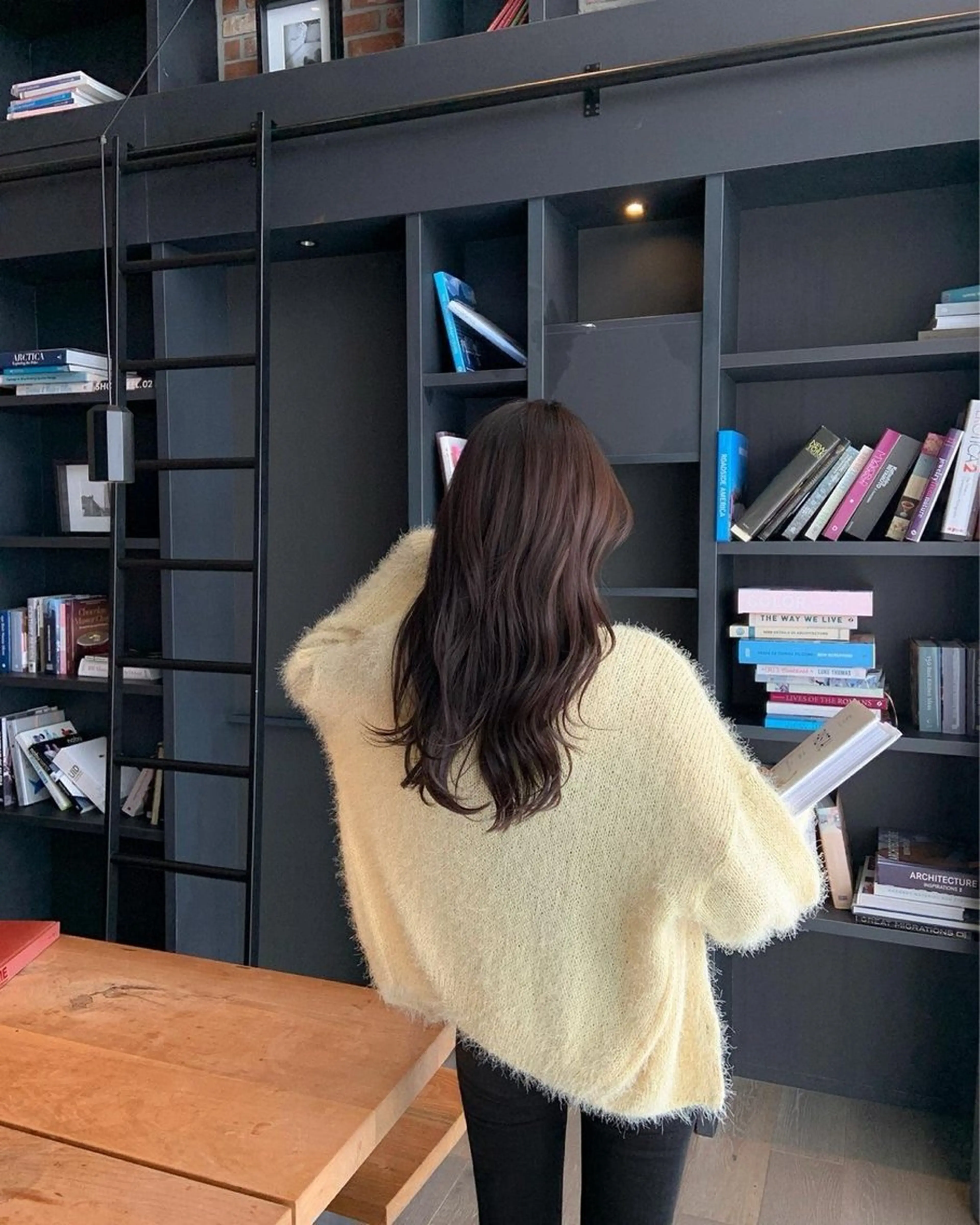 セミロング カラー ヘアアレンジ ブリーチ ブラウンカラー ブリーチなしカラー ヘアカラー トリートメント ヘアセット 韓国トレンドの 達人♡のヘアスタイル