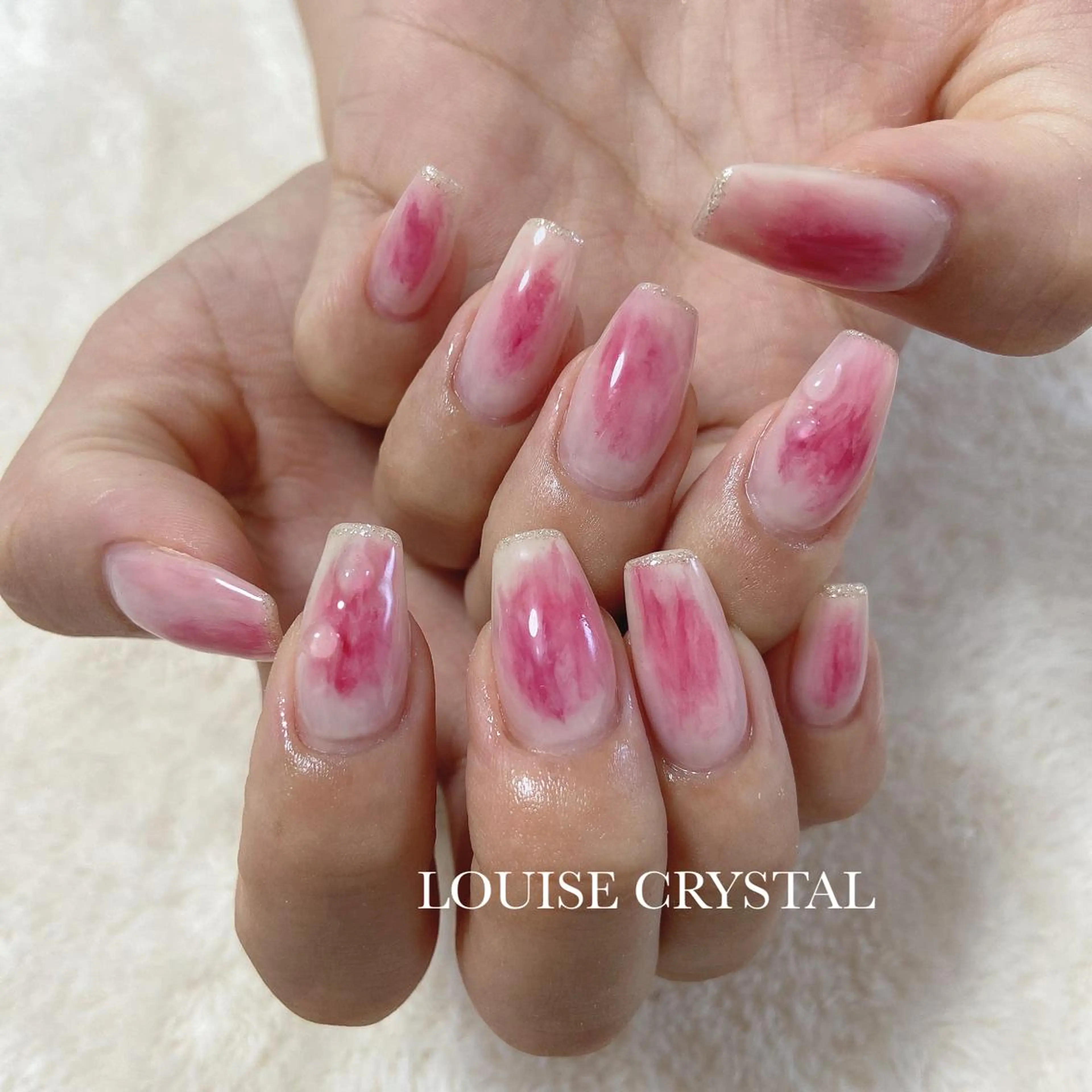 ネイル ハンドネイル LOUISE CRYSTALのネイルデザイン