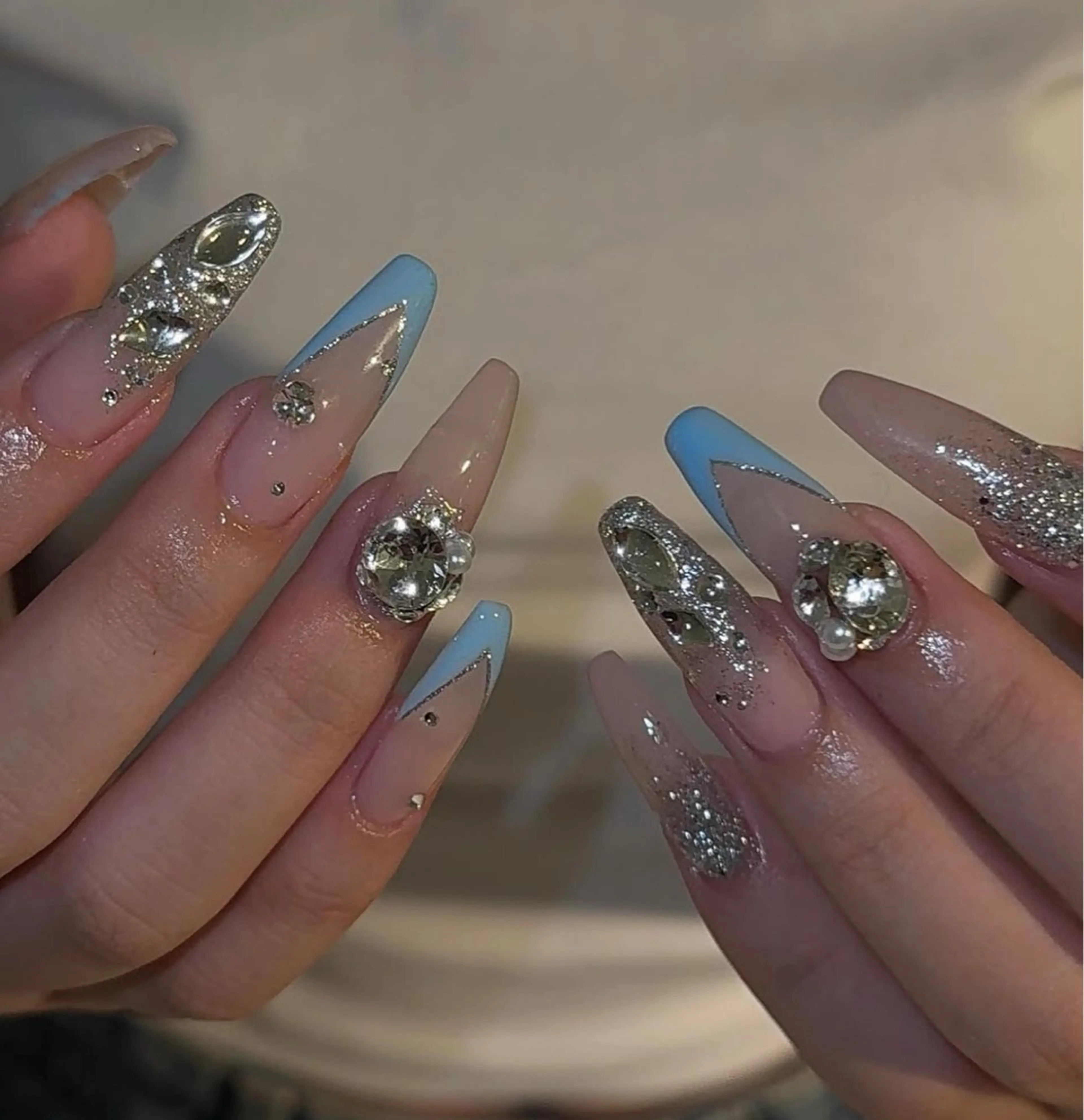 ネイル アートネイル フラワーネイル フレンチネイル ジェルネイル グラデーション ハンドネイル Ryunail所属・ryunail shinokuboのネイルデザイン