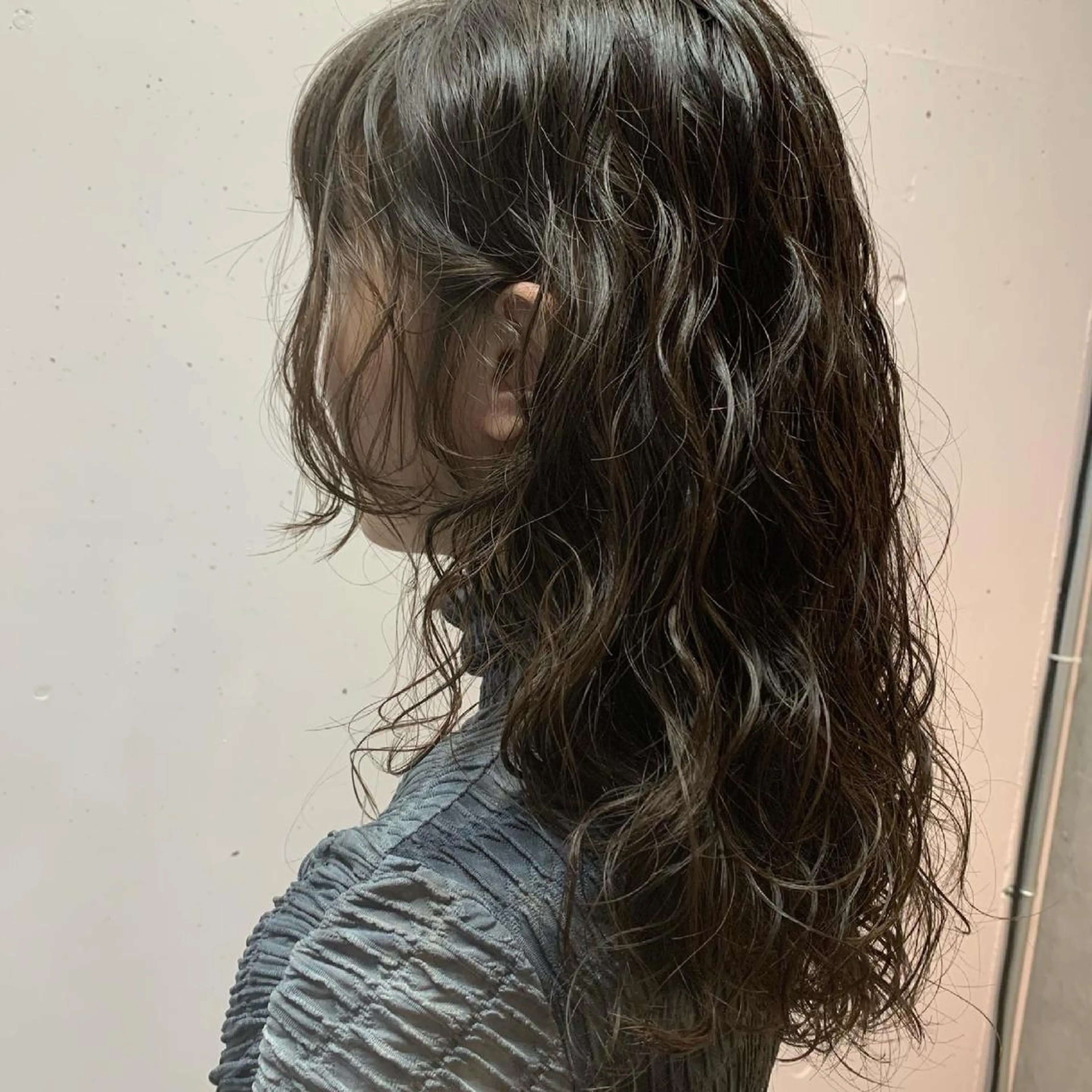ミディアム パーマ カット パーマ トリートメント ally hairsalon所属・Emi .のヘアスタイル