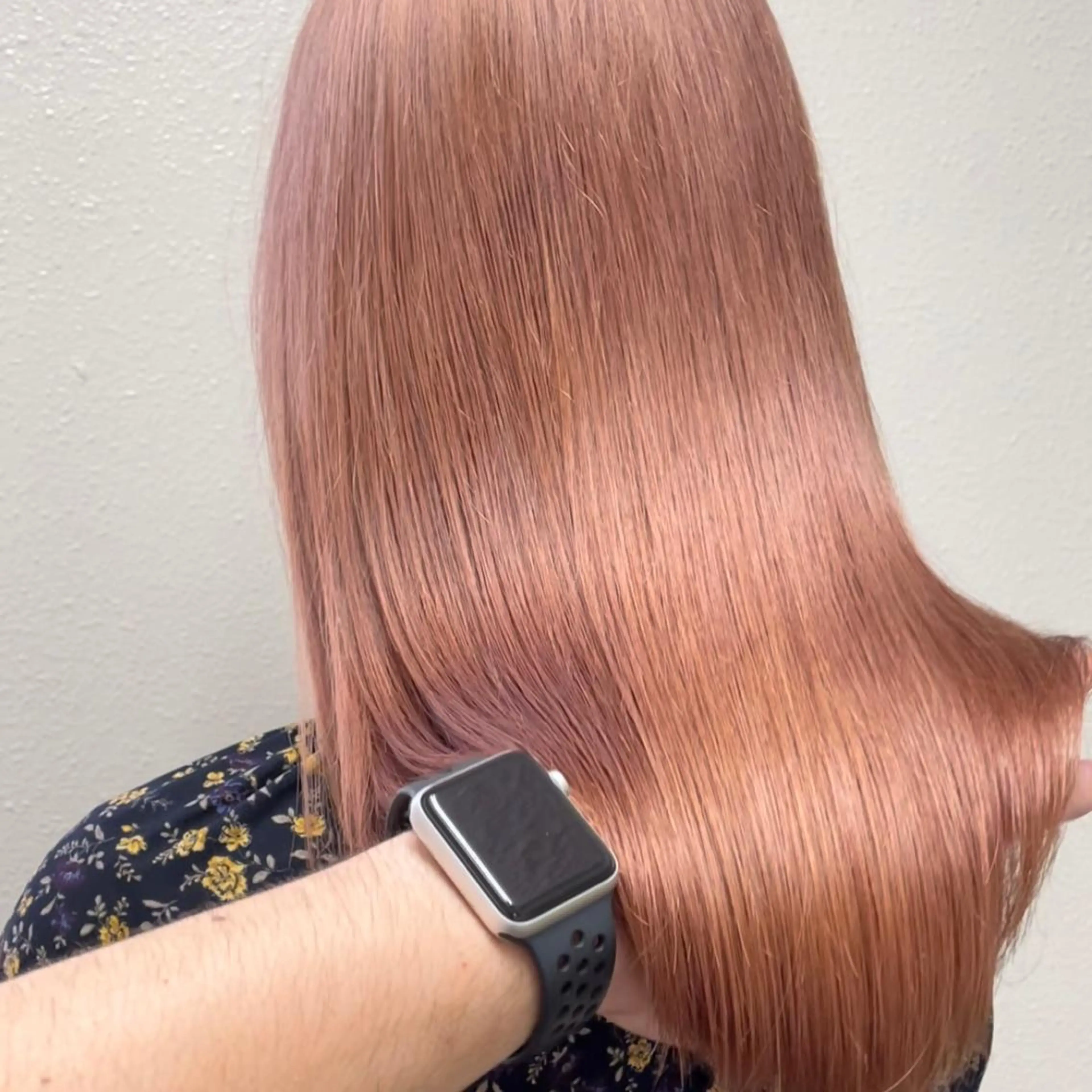 ミディアム カラー パーマ ヘアアレンジ メンズ キッズ ネイル マツエク・マツパ メンズバレイヤージュ メンズブリーチ メンズハイライト メンズハイトーン メンズインナーカラー ヘアカラー トリートメント 髪質改善🇰🇷 レイヤーカット/梅田のヘアスタイル