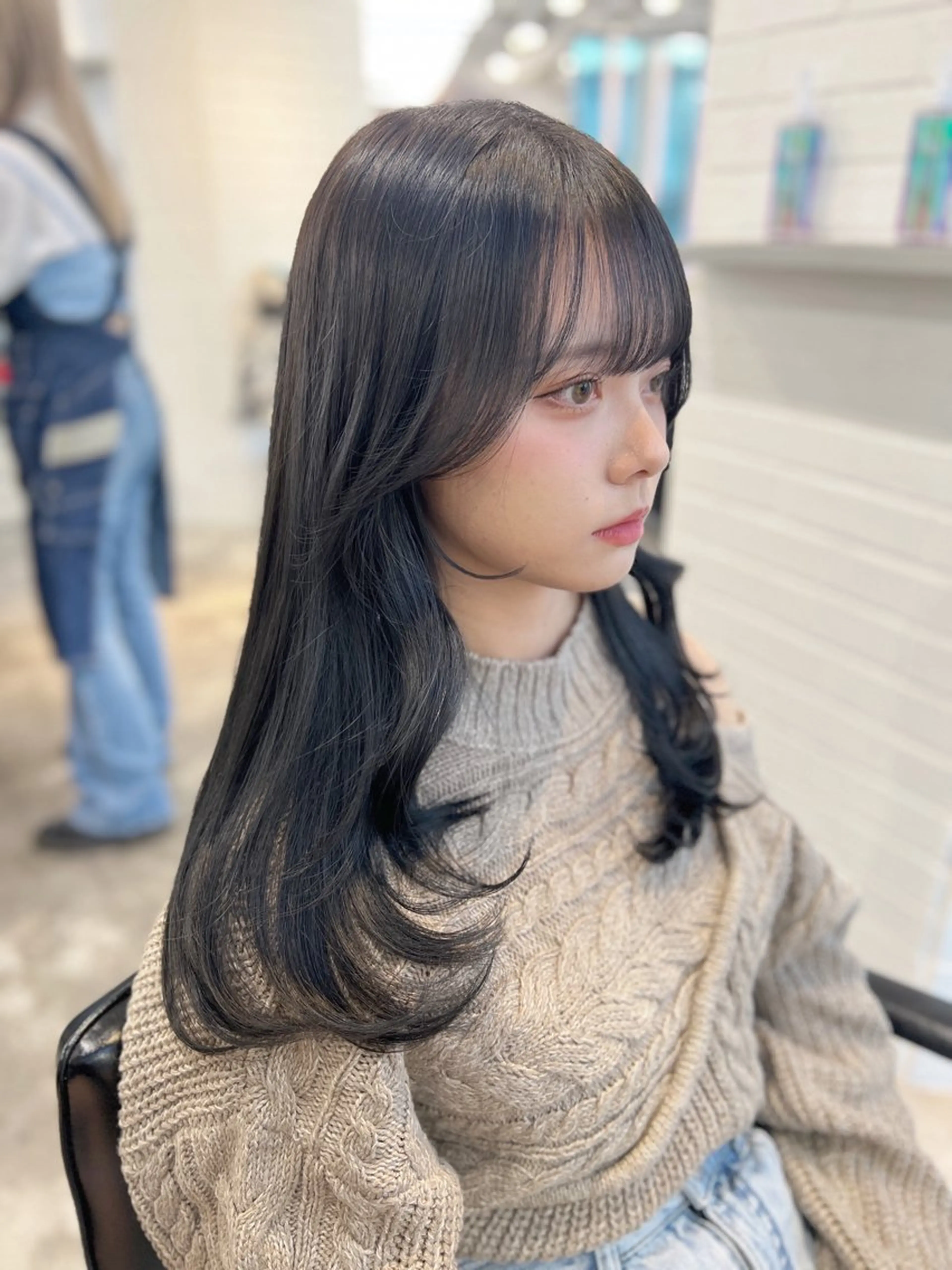 ロング カラー ヘアアレンジ ダークグレー 顔周りカット 小顔カット カット ヘアカラー トリートメント ヘアセット レイヤーカット指名 No.1💖マユカのヘアスタイル