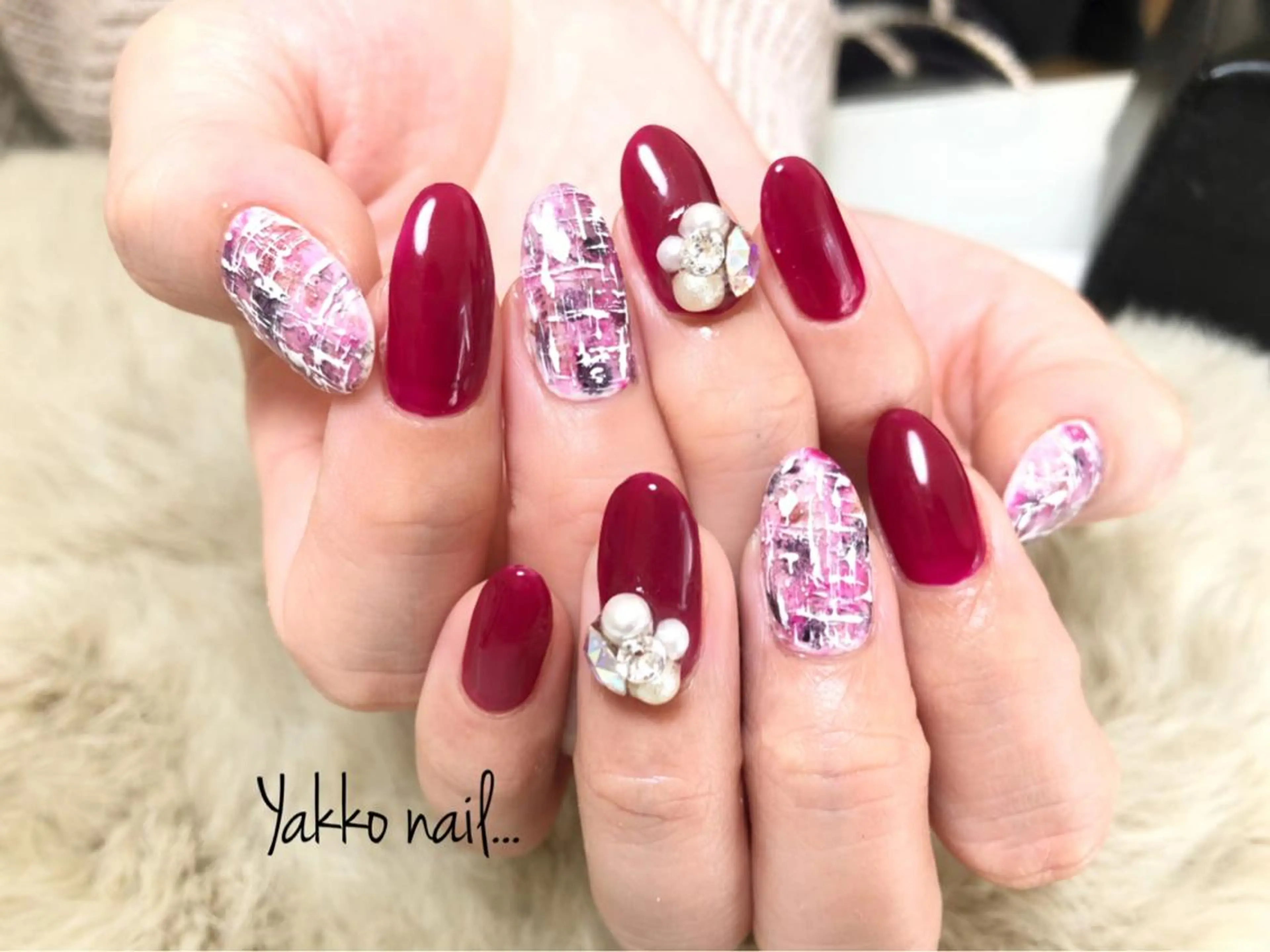 ネイル Yakko pas á pasのネイルデザイン