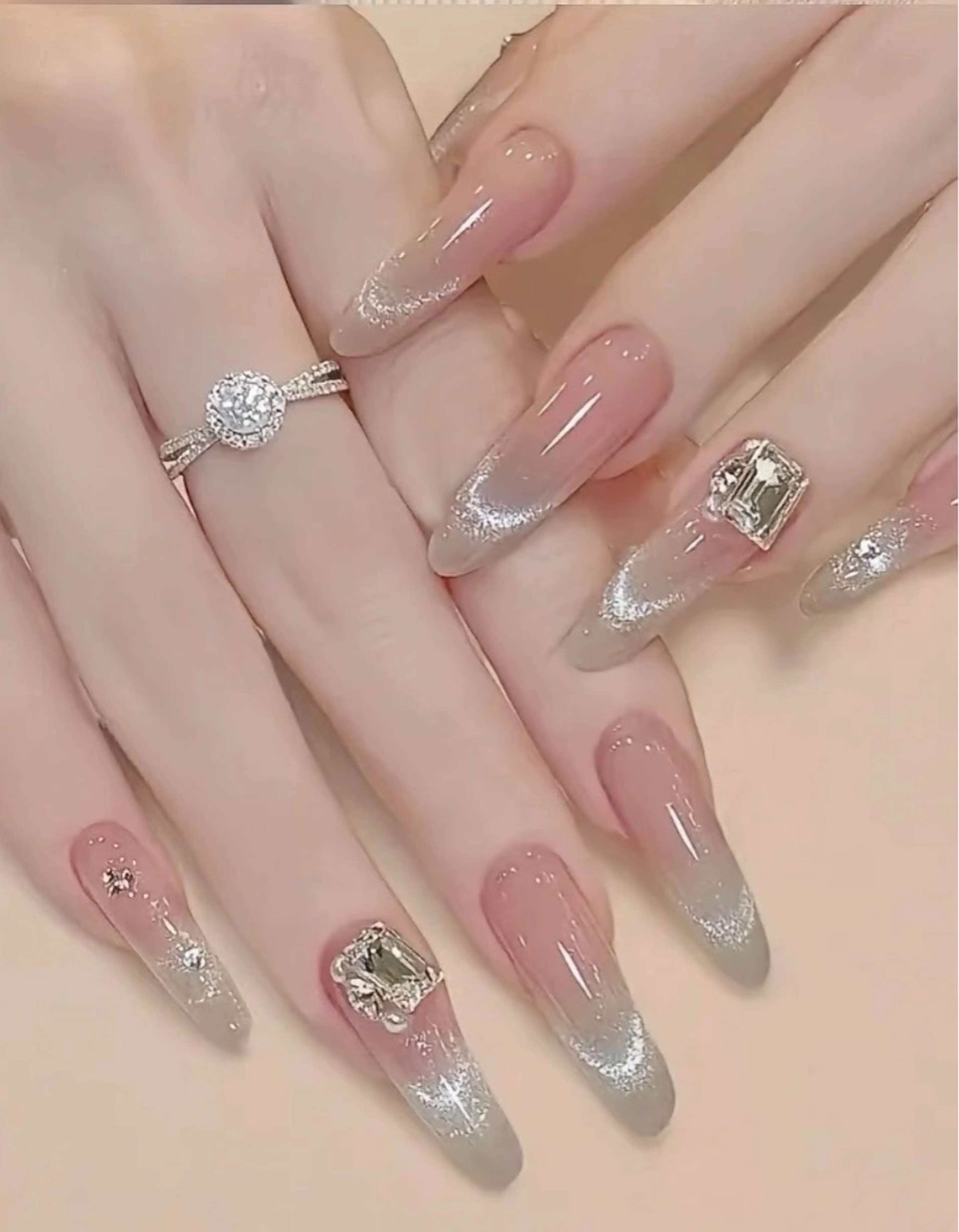ネイル ハンドネイル ☁️Yun nail KiKi☁️のネイルデザイン