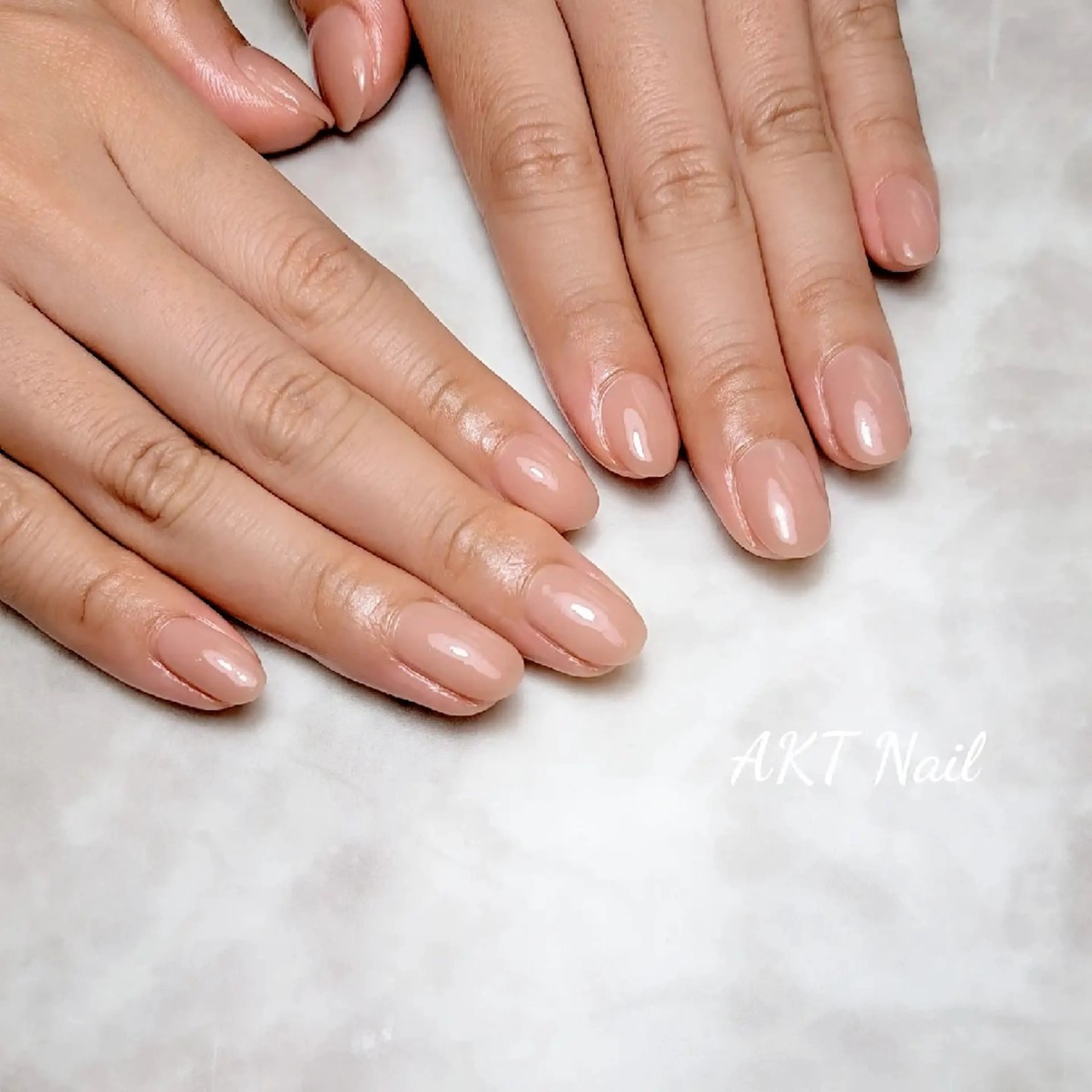 ネイル グラデーション ラメ(グリッター) ラメグラデーション ワンカラーネイル ハンドネイル AKT NAIL所属・AKT Beauty ドライヘッドスパのネイルデザイン