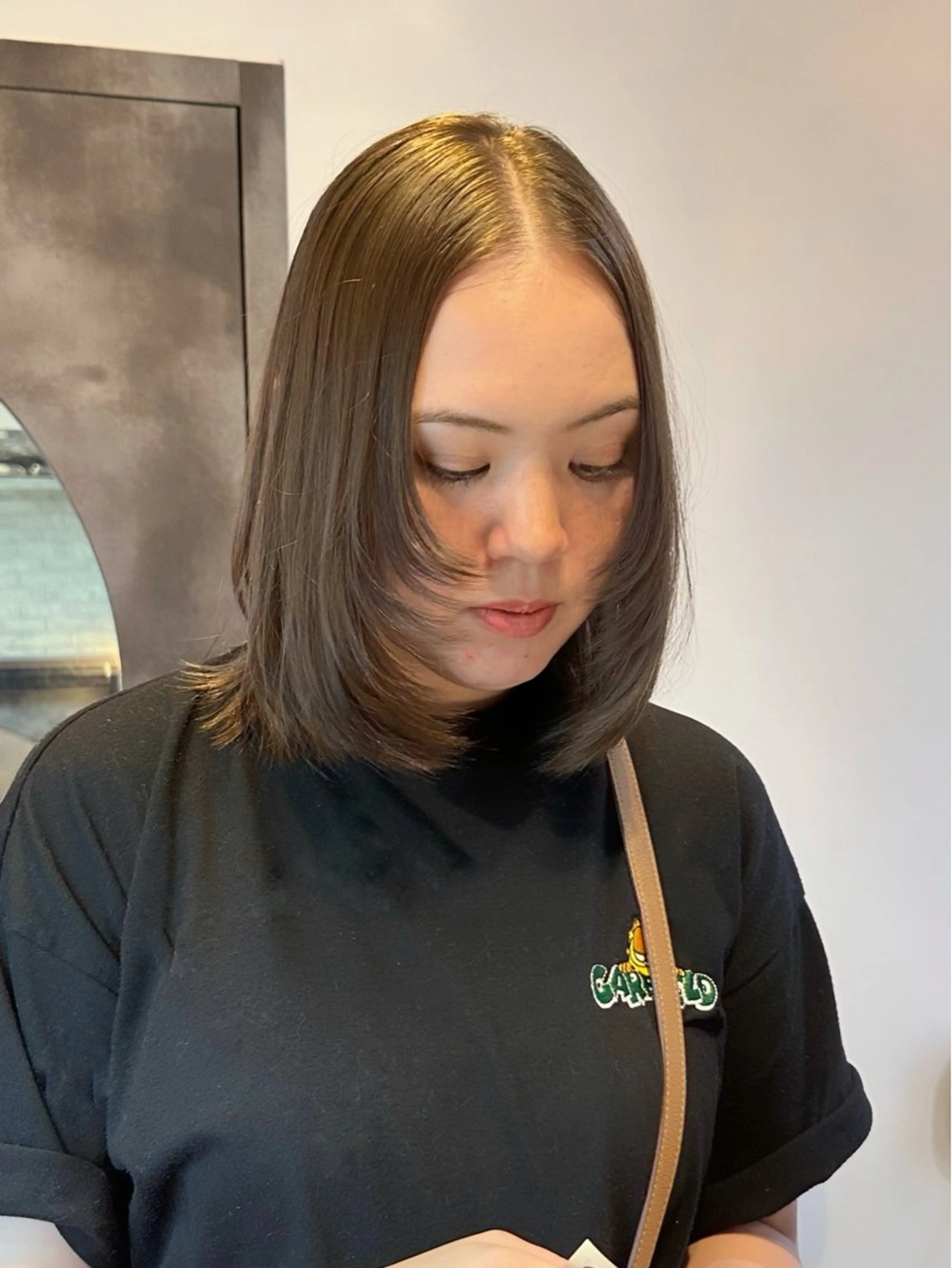 ミディアム 顔まわりレイヤー 顔周りカット レイヤーカット カット 艶カラー/縮毛矯正‎ 💛Sakiのヘアスタイル