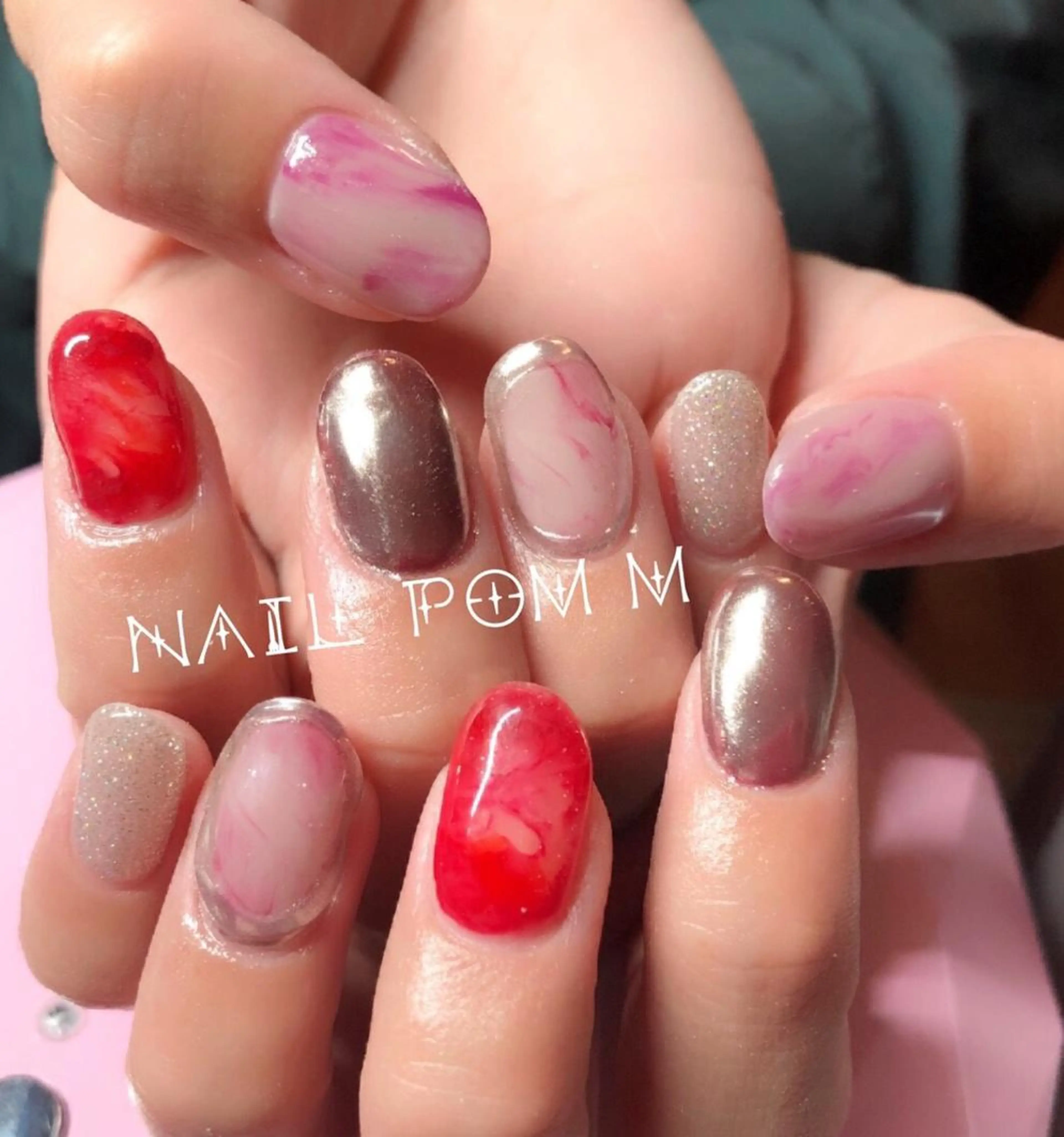 ネイル 大理石ネイル(マーブル) ミラーネイル ぷっくりネイル ハンドネイル ハンドケア naiL pom.M所属・naiL pom.Mのネイルデザイン