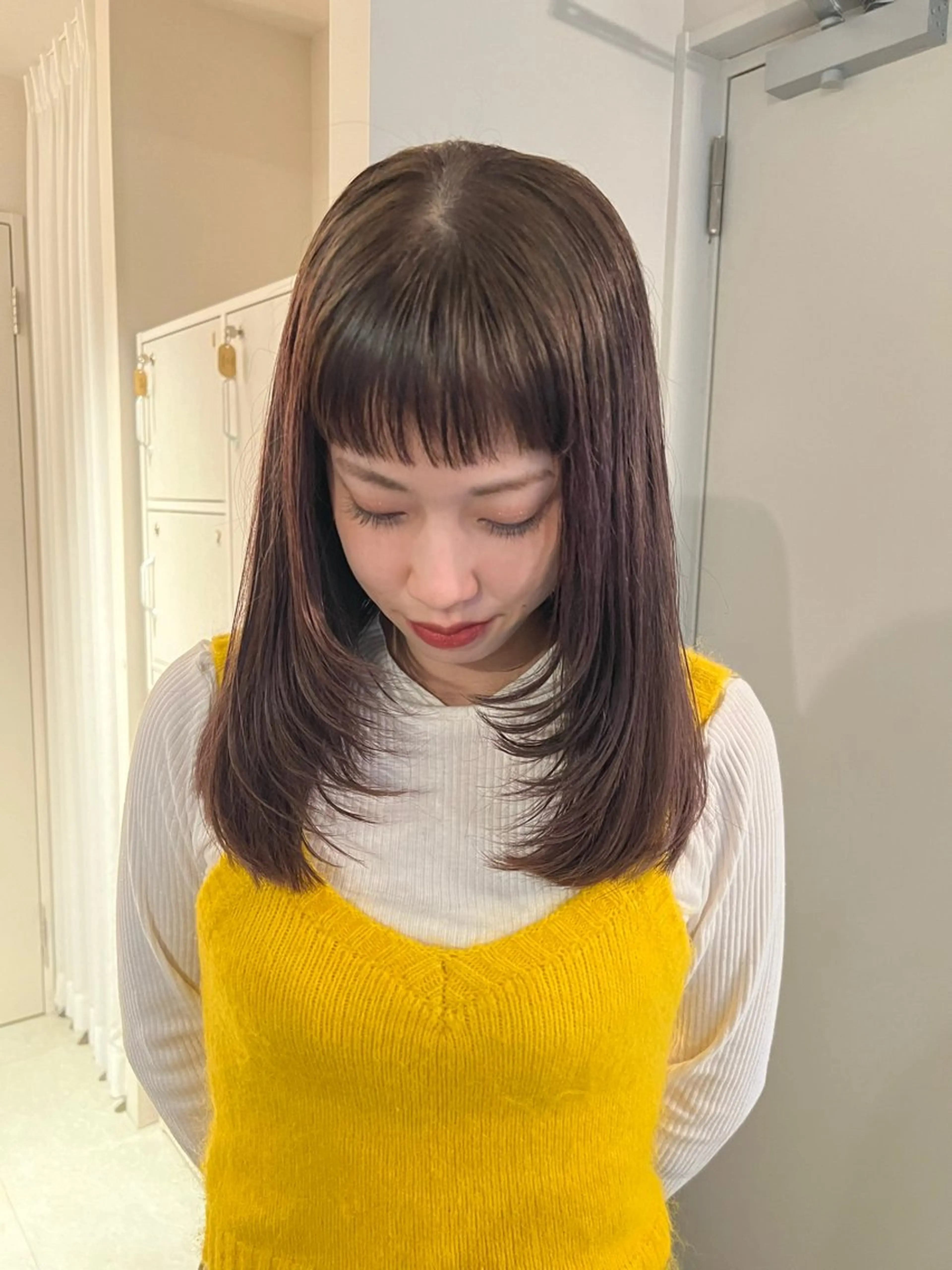 セミロング 伊藤 美咲のヘアスタイル