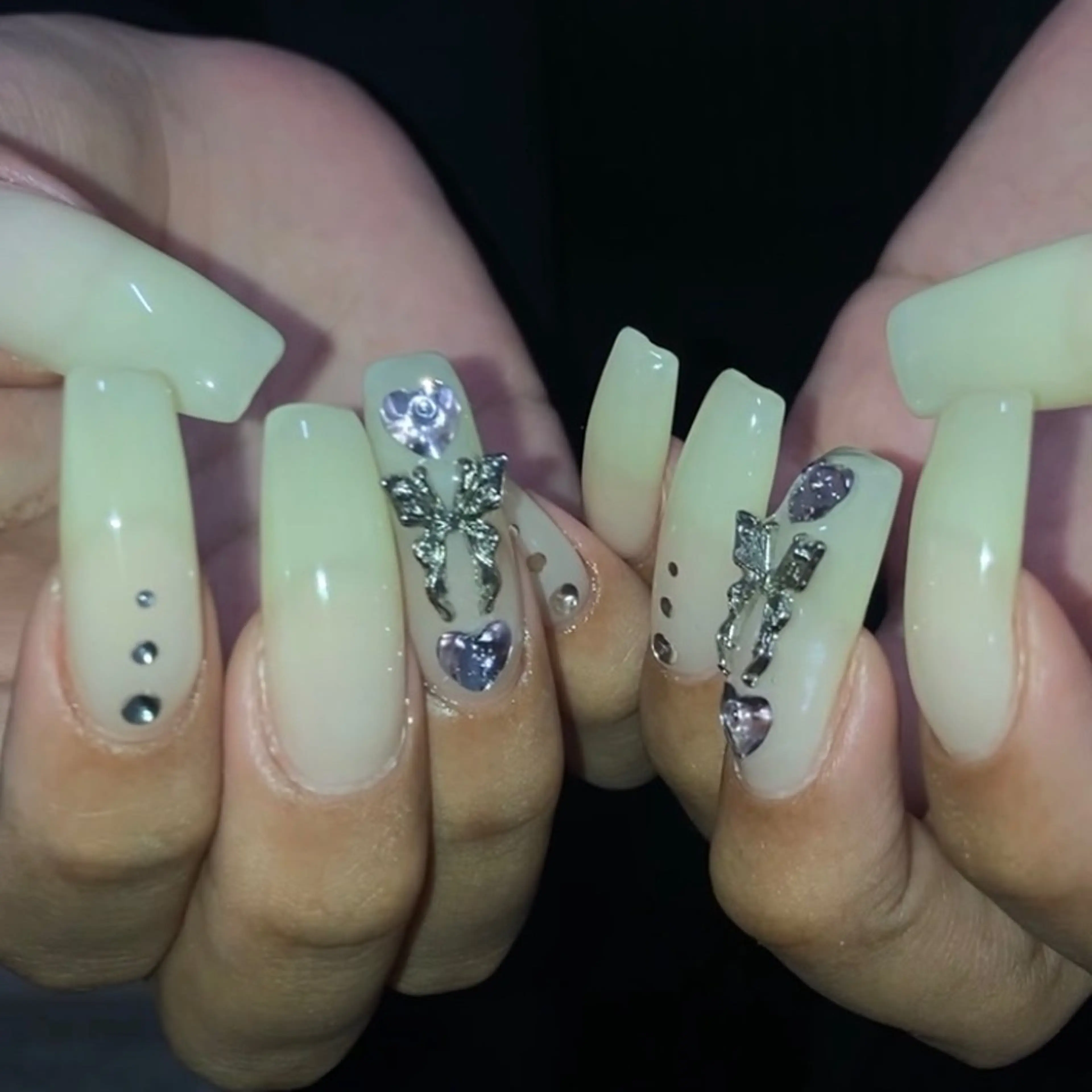 ネイル ロングネイル ハンドネイル フットネイル kana/モード ・グランジ⛓🎼のネイルデザイン