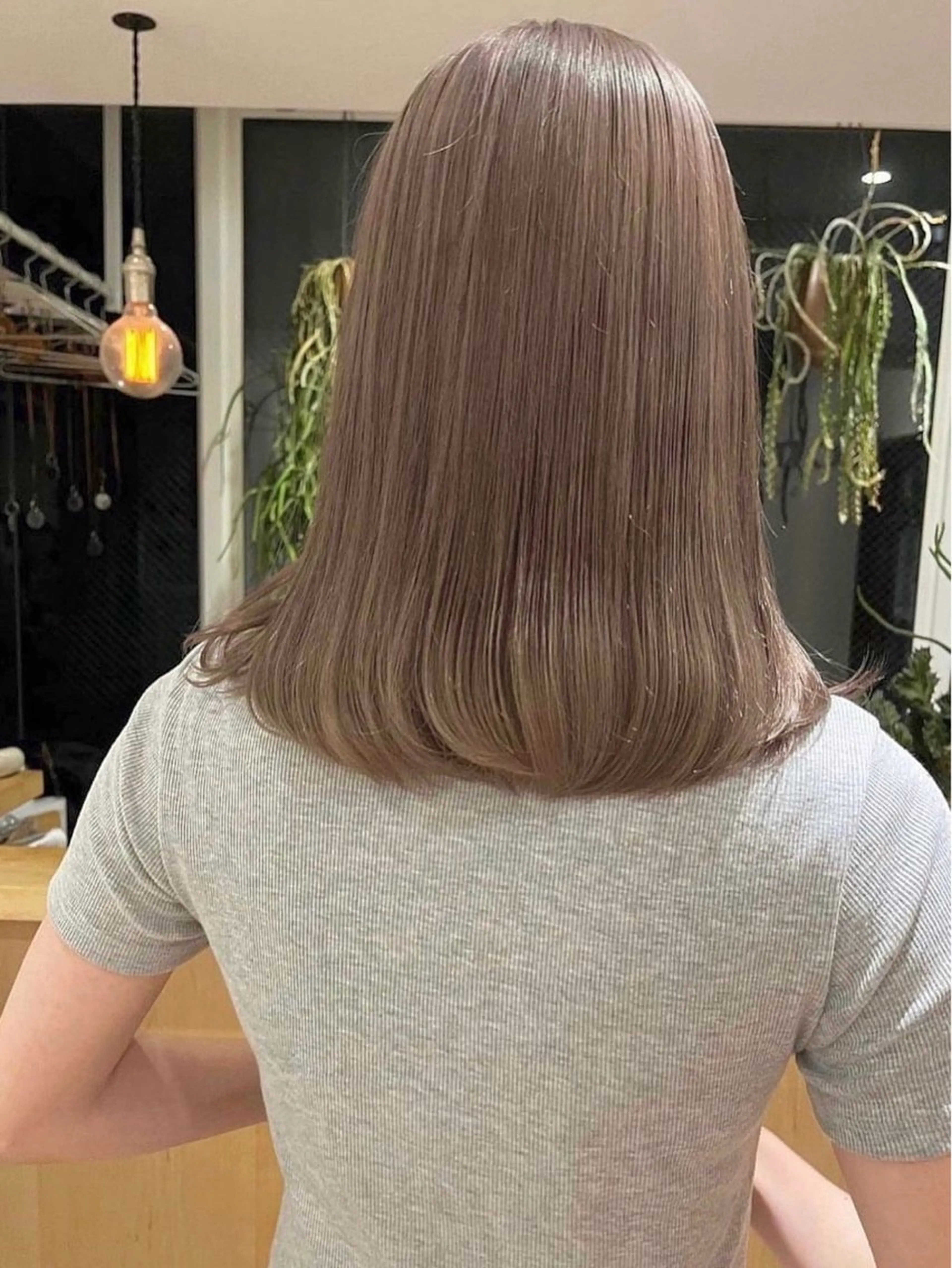 🌷2回目以降のご来店の方向け 🌷透明感✨ケアカラー＋オージュアトリートメント🧖‍♀️🏅の写真