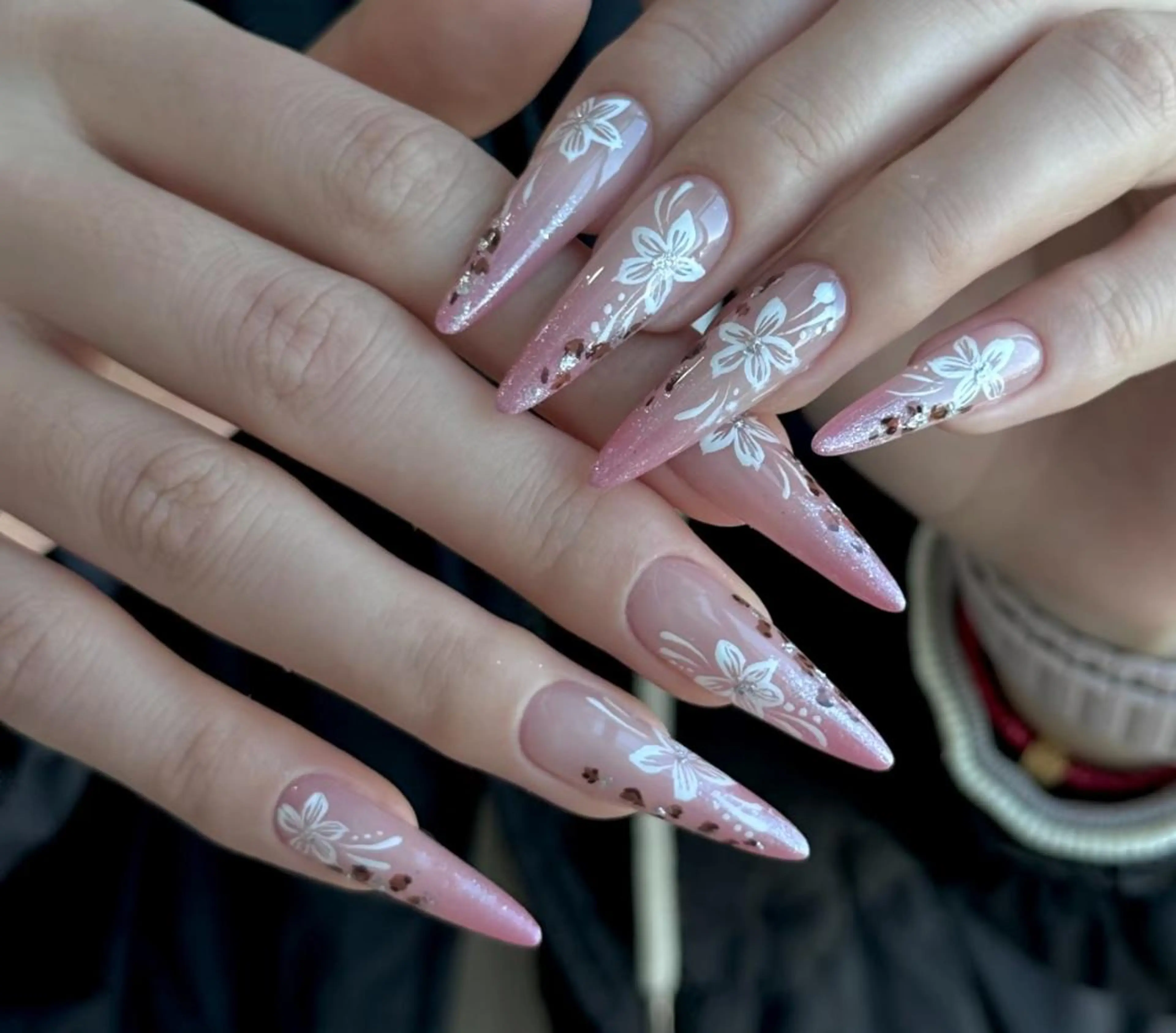 ネイル ハンドネイル エ リのネイルデザイン