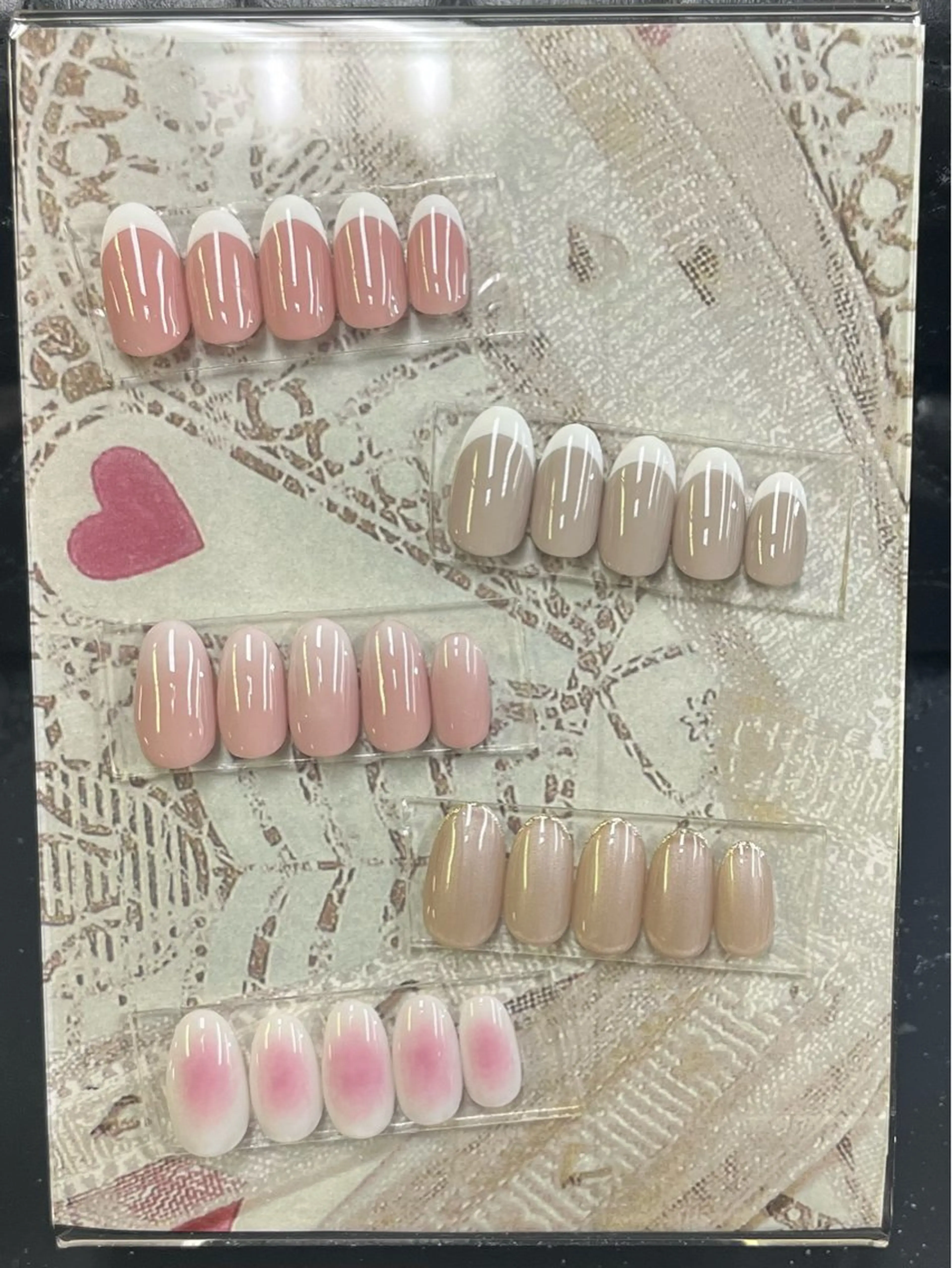 ネイル チークネイル フレンチネイル ラメ(グリッター) シンプルネイル 植西 花恋のネイルデザイン