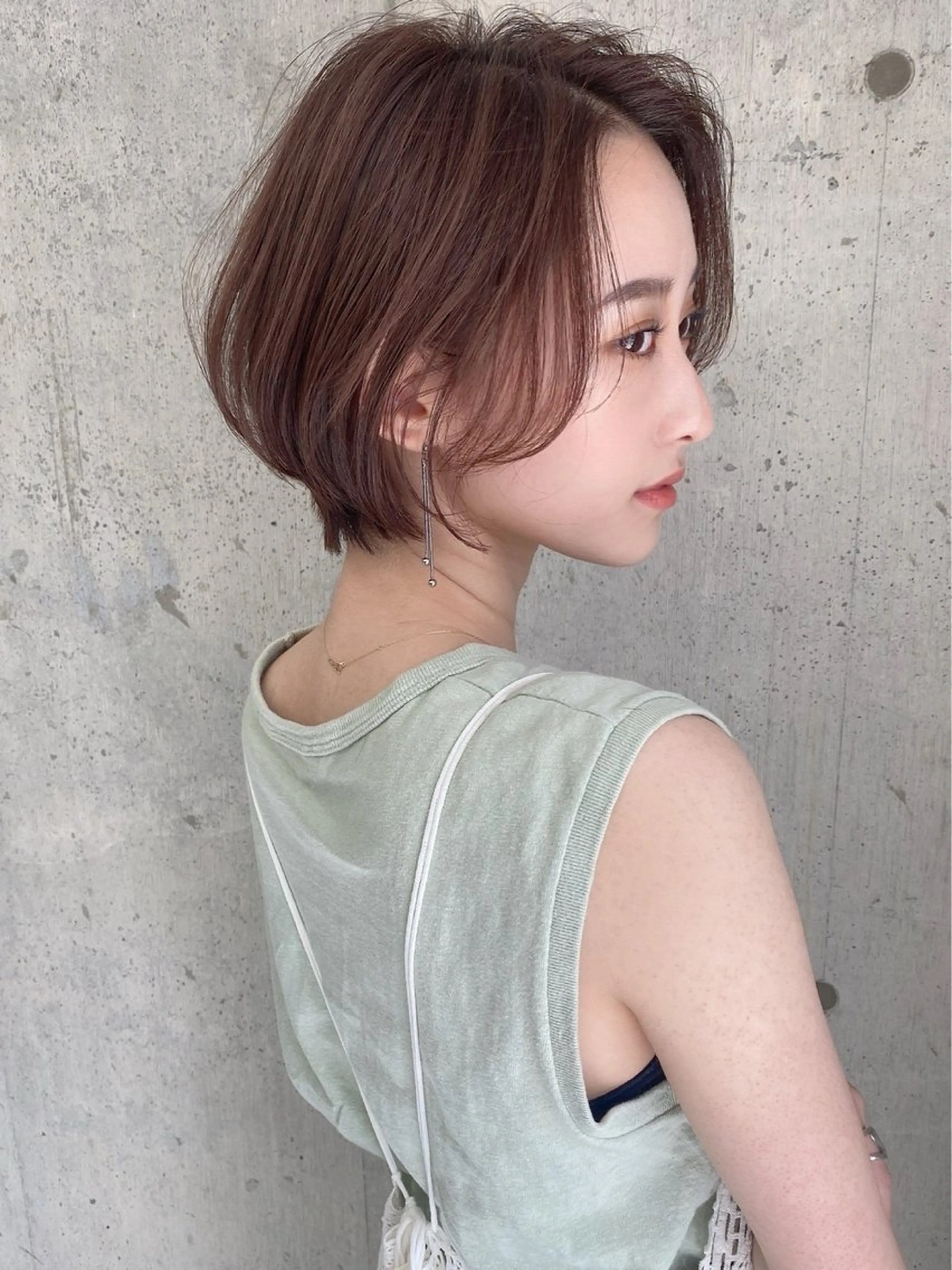 ショート カラー 木屋元一/透明感 /レイヤー/顔まわりのヘアスタイル