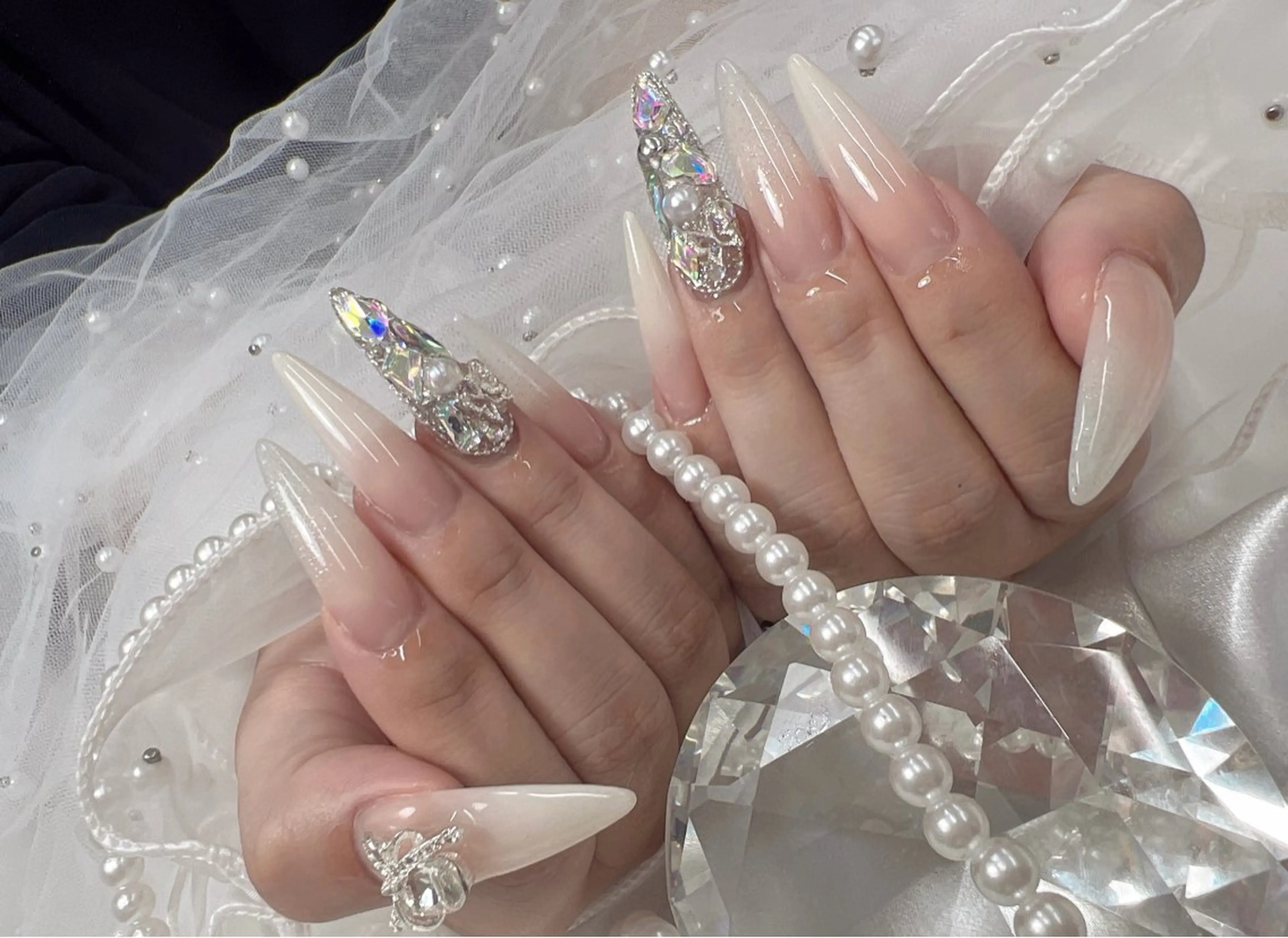 ネイル グラデーション ハンドネイル bijou nails所属・bijou nails　蓮のネイルデザイン