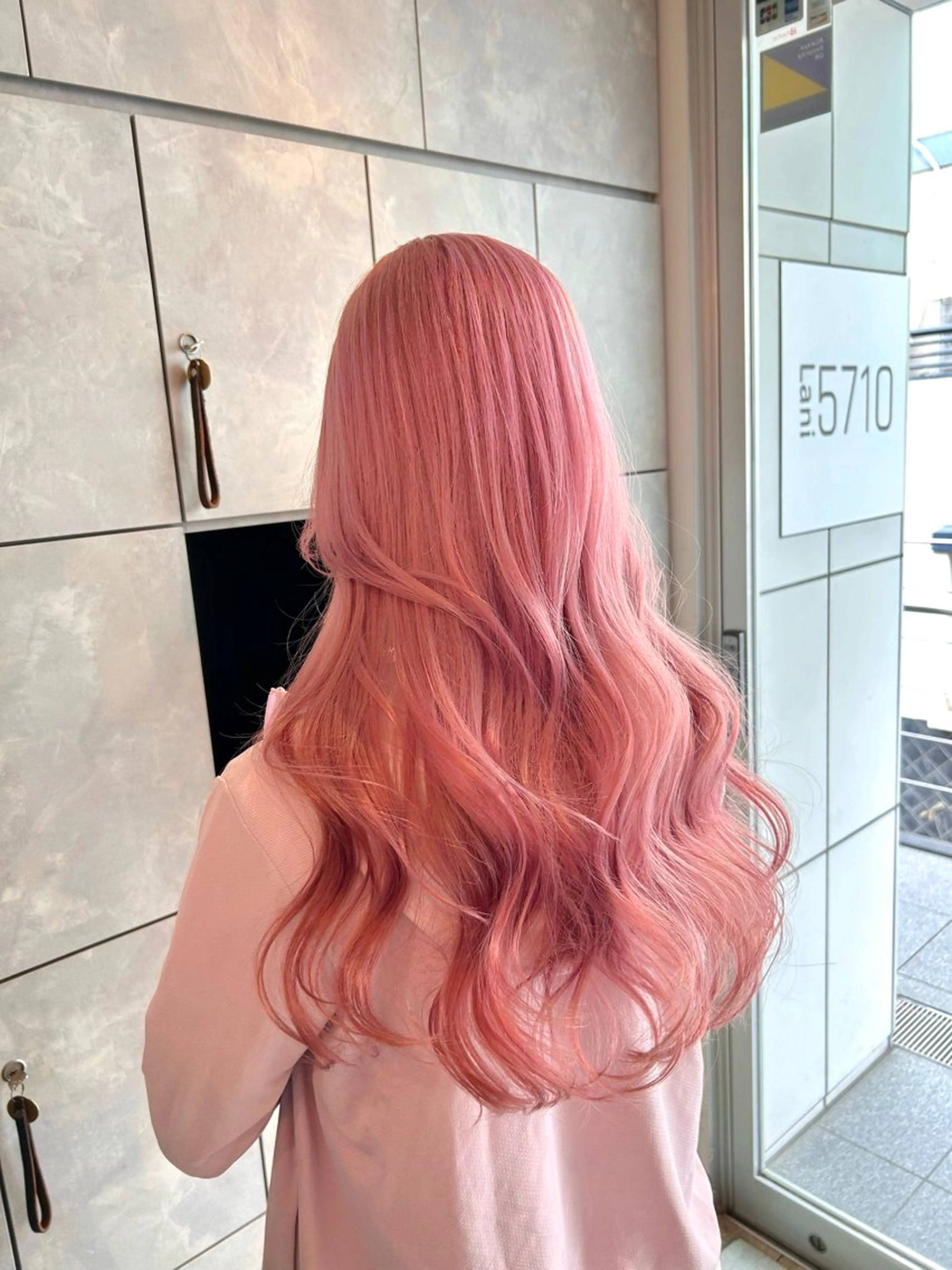 ロング カラー ヘアカラー 🩵ྀིハイトーン みほ🎀🫐のヘアスタイル