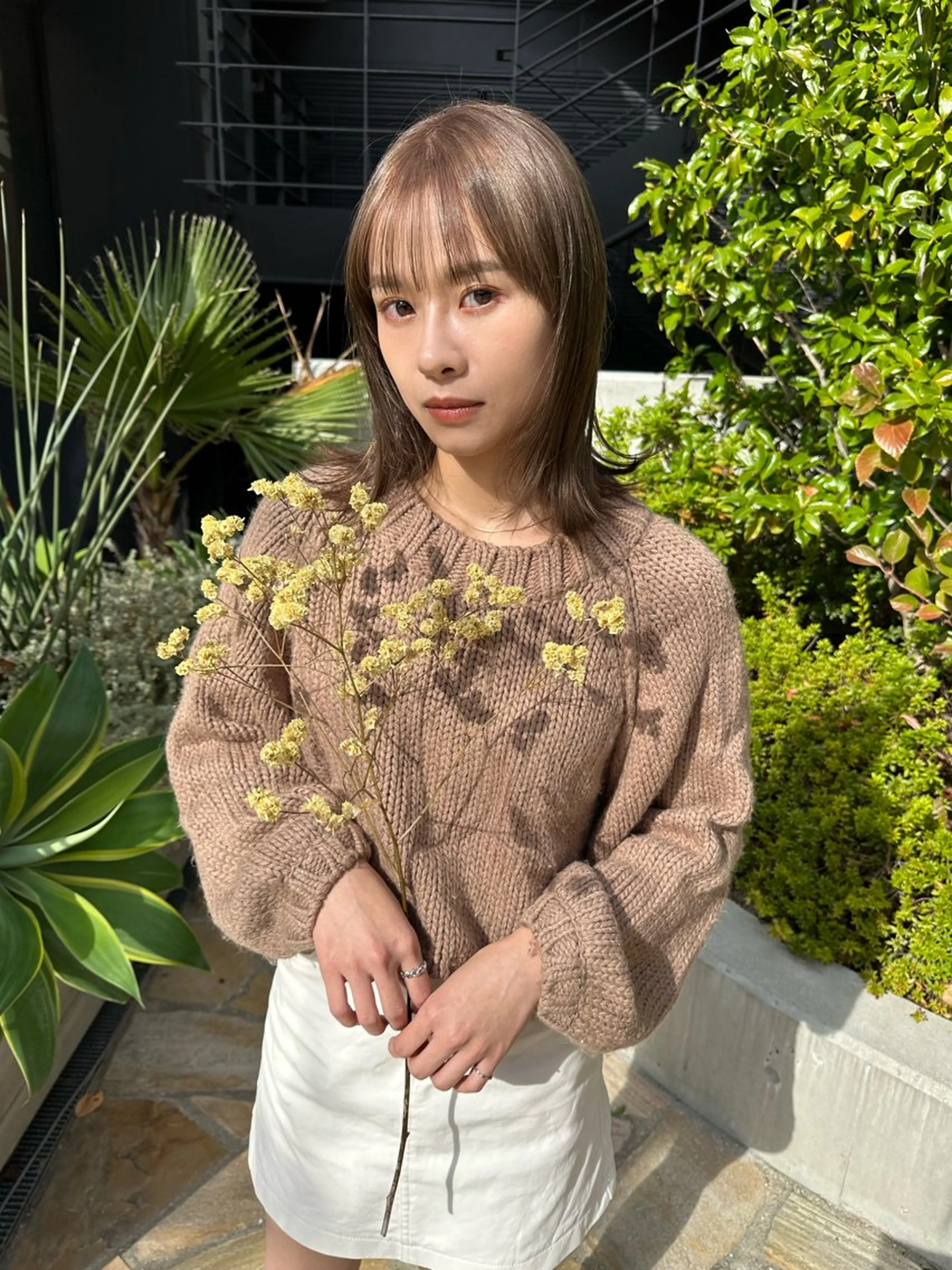 ミディアム KAORU オリーブカラーのヘアスタイル