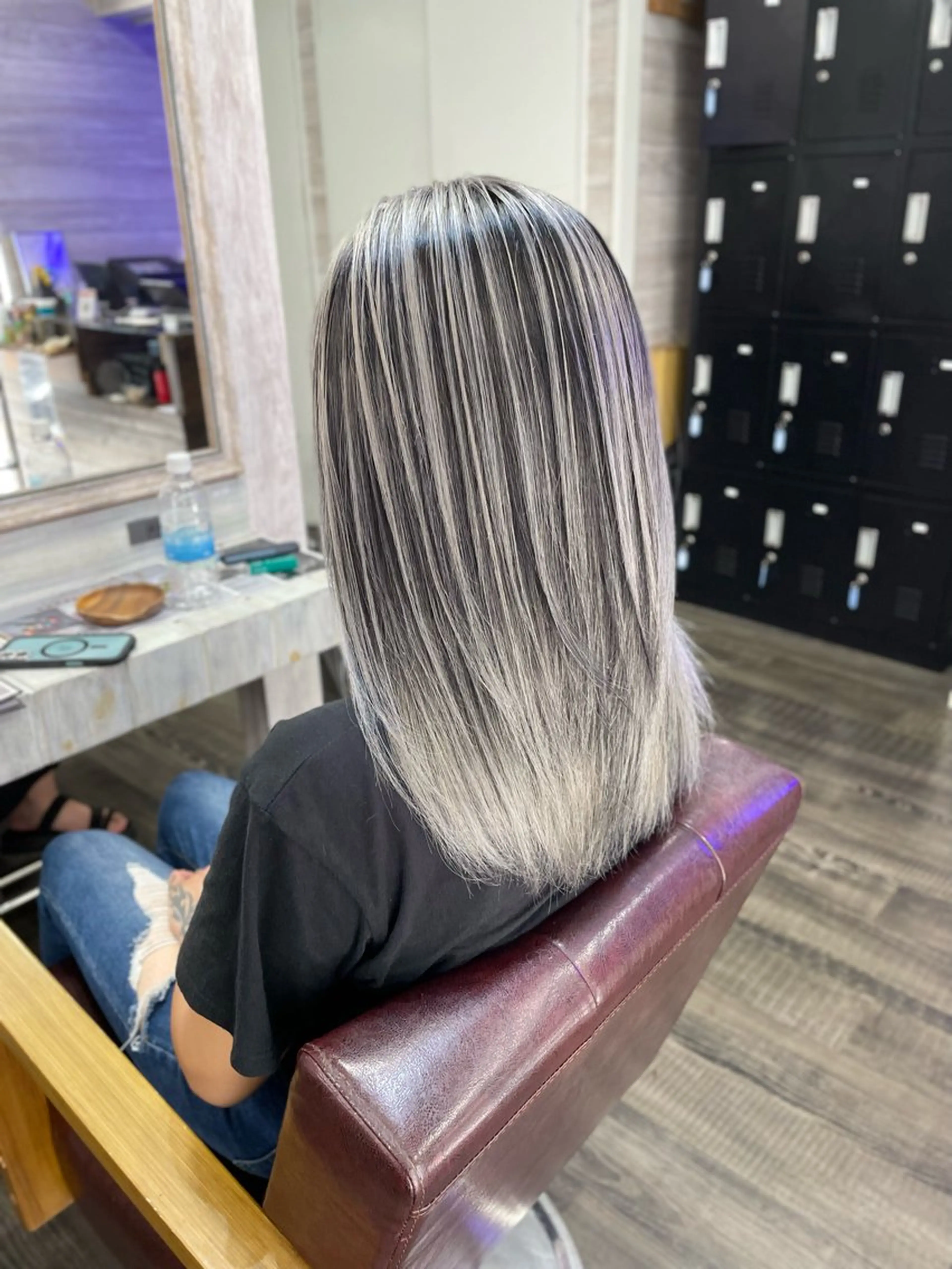 ミディアム レイヤーカット カット ヘアカラー トリートメント LOCO Ko-kiのヘアスタイル