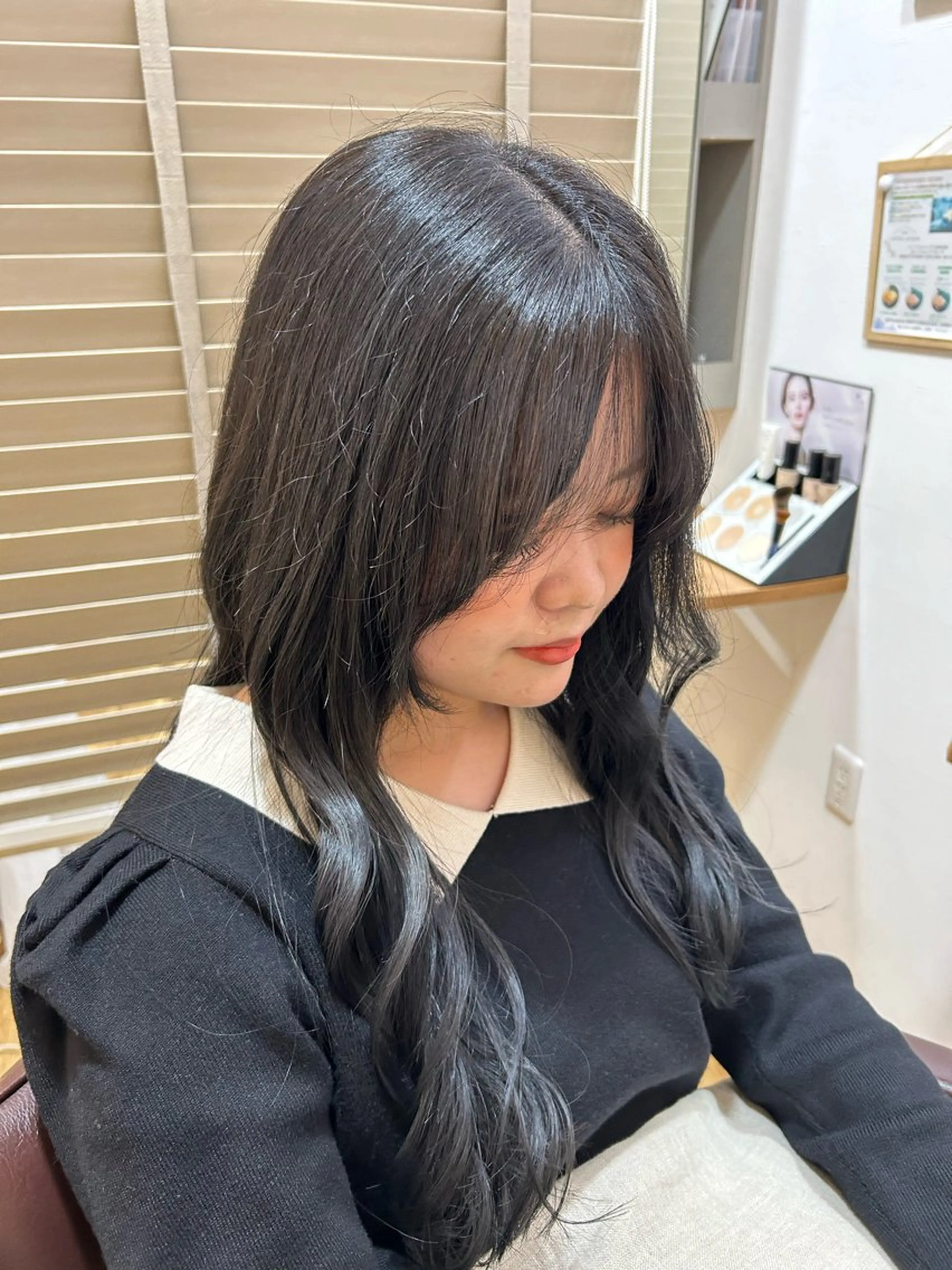 ロング 顔周りカット レイヤーカット 小顔カット 根石 結菜のヘアスタイル