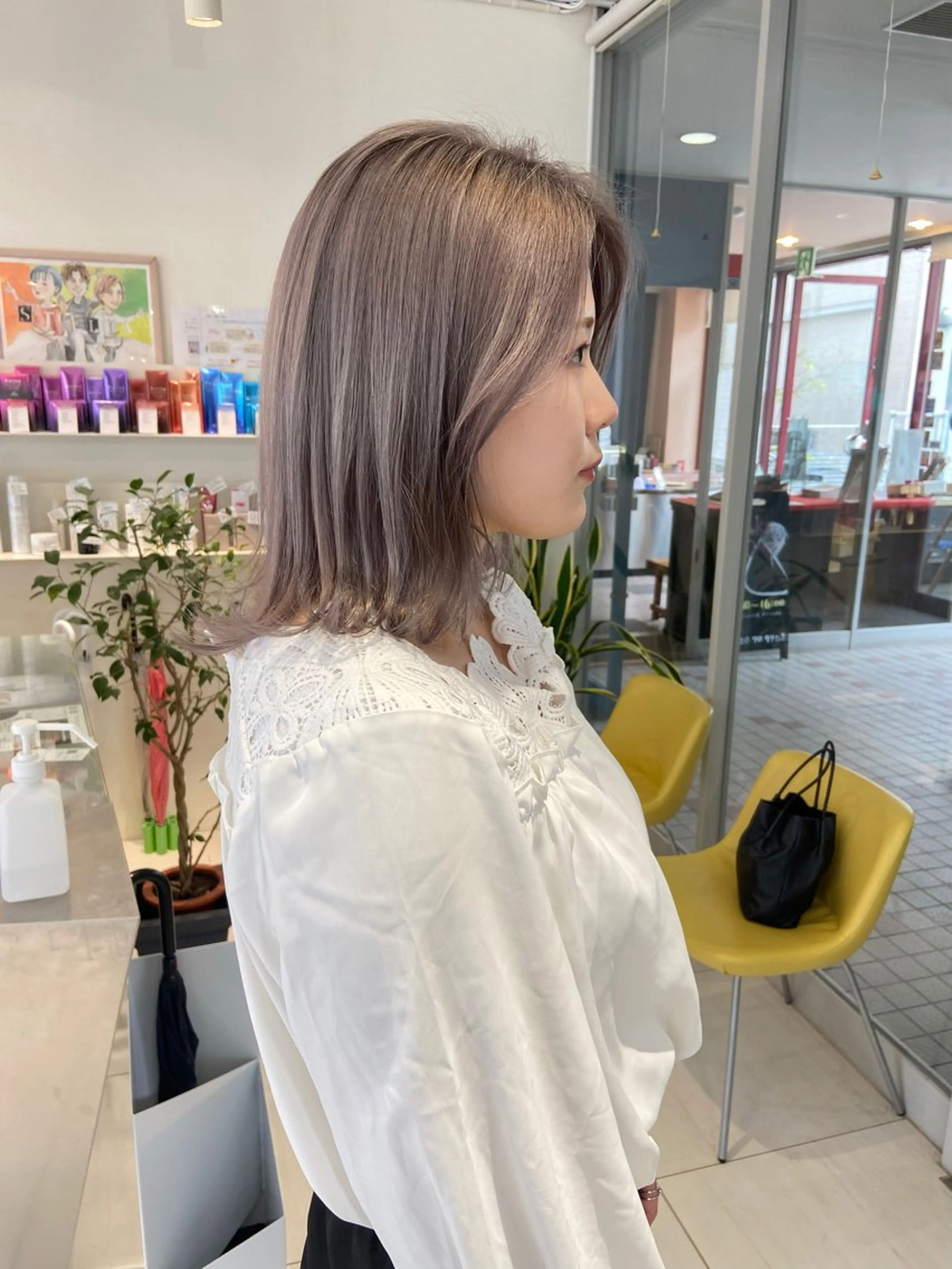 ミディアム カラー ベージュカラー ミルクティーベージュ ホワイトミルクティーベージュ カット ヘアカラー STELLA hair design salon所属・浅野 匠のヘアスタイル