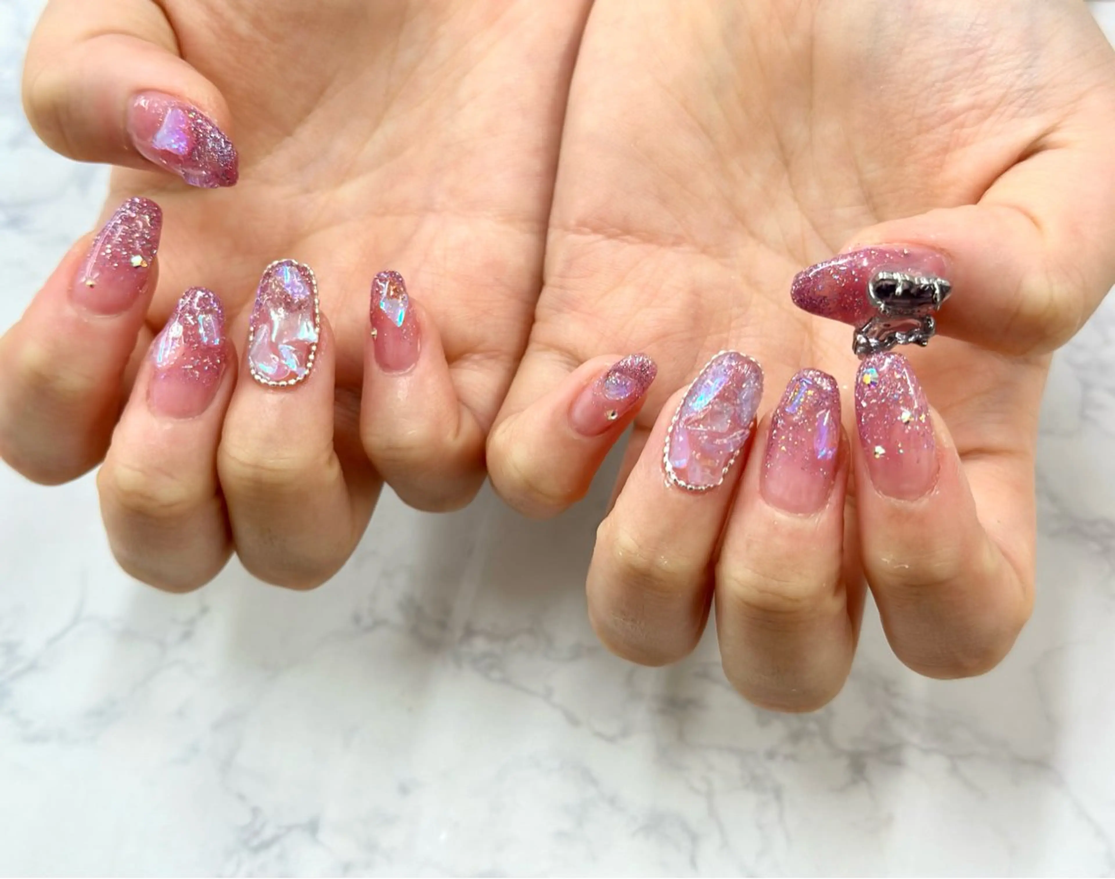 ネイル ワンホンネイル ハンドネイル Bianca 🩵 Ayakoのネイルデザイン
