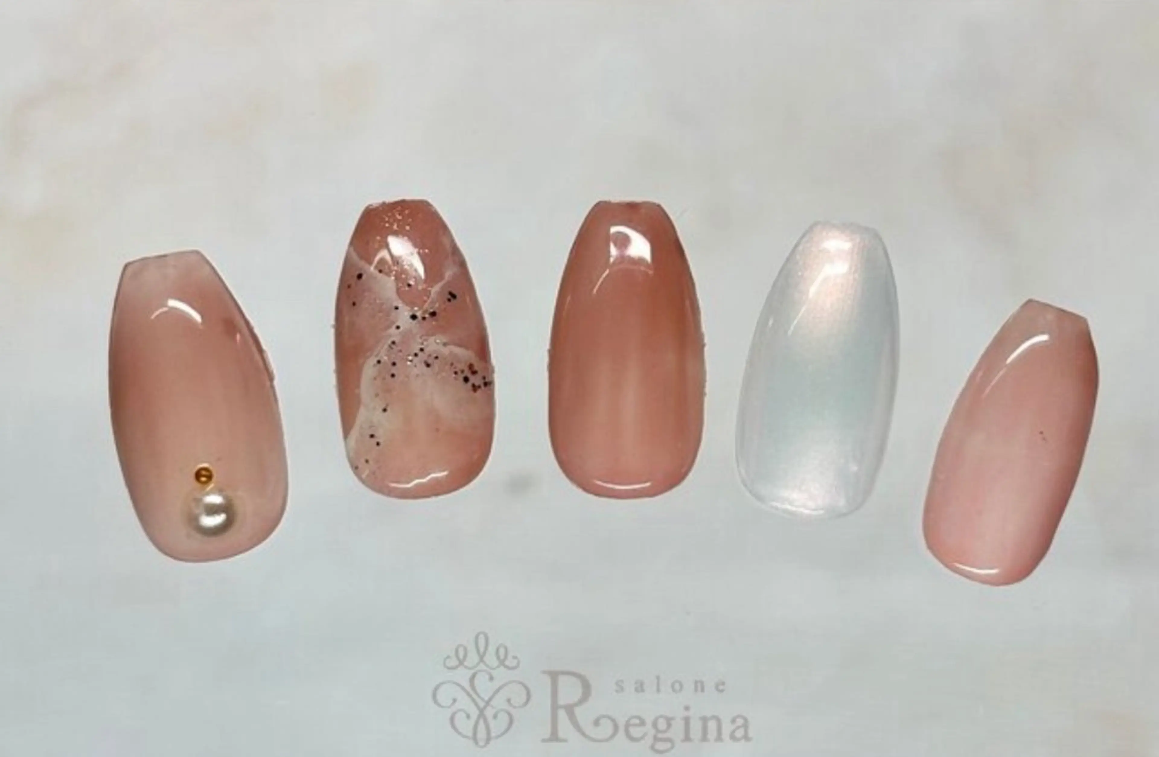 ネイル ハンドネイル AYA Reginaのネイルデザイン