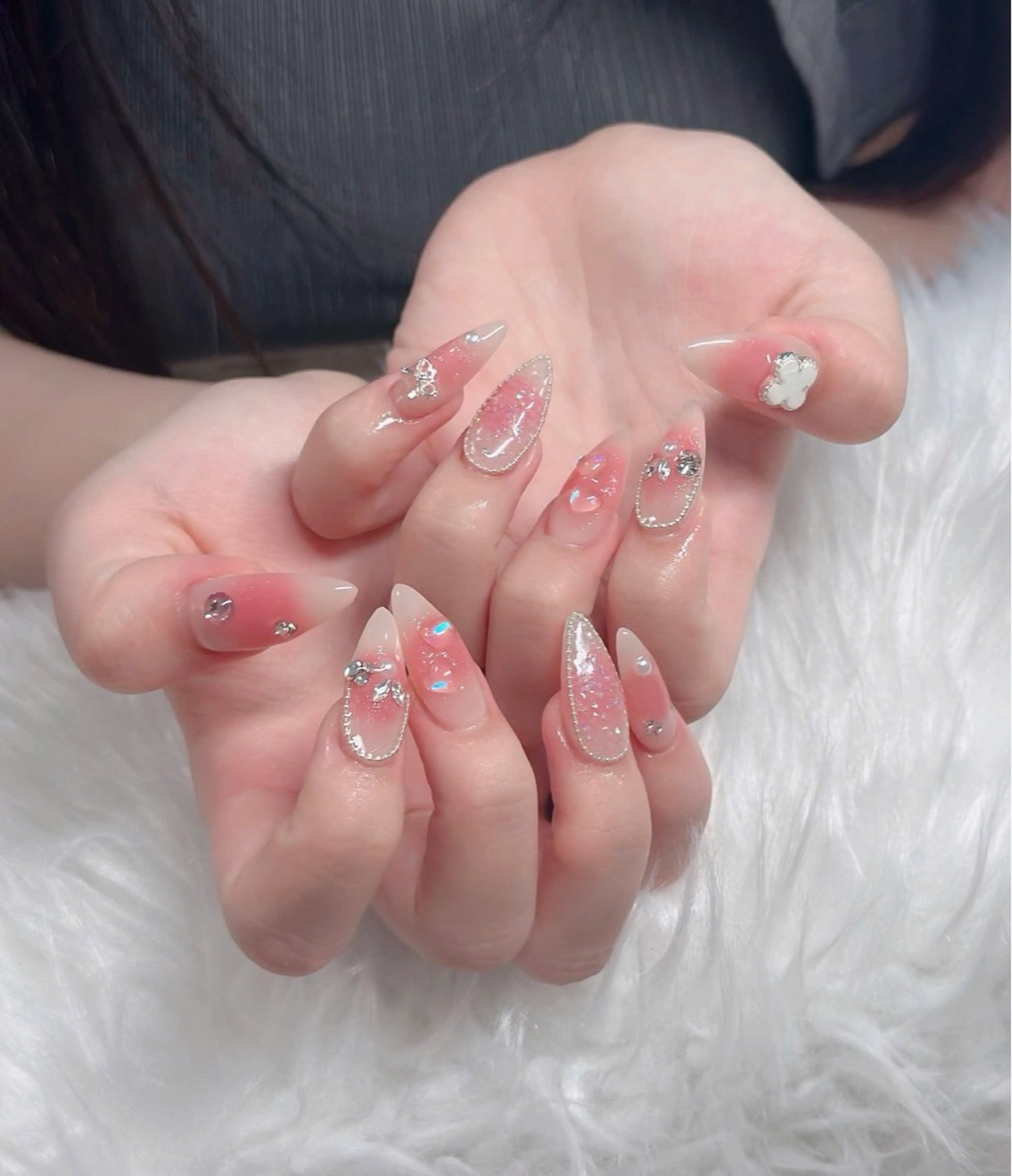 ネイル フレンチネイル ジェルネイル ガラスフレンチ ハロウィン ハート ハンドネイル H.baby nail所属・H.baby Nail Salonのネイルデザイン