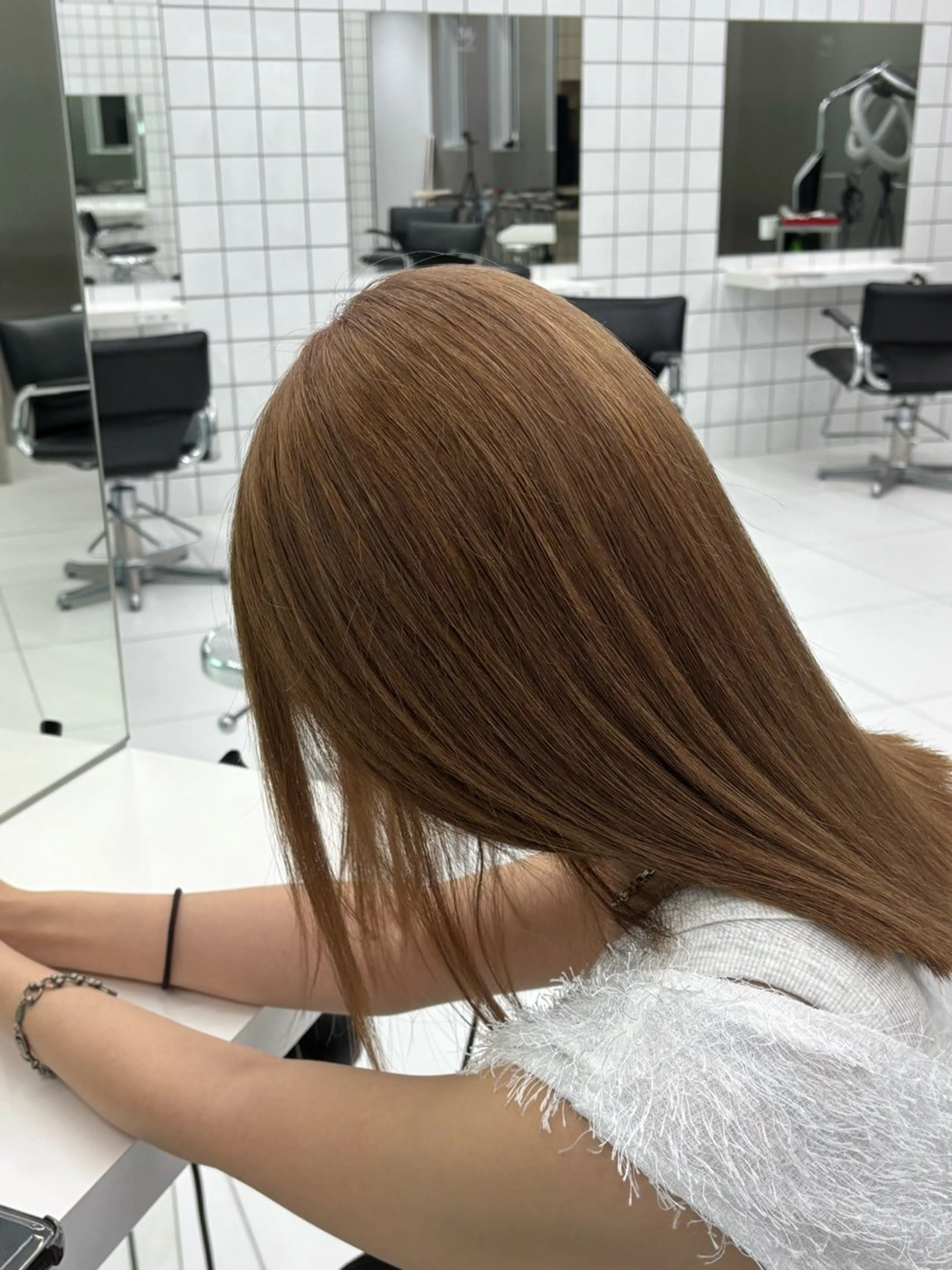 セミロング カラー ベージュカラー ミルクティーベージュ ヘアカラー miyu’s渋谷所属・高崎 堅心のヘアスタイル