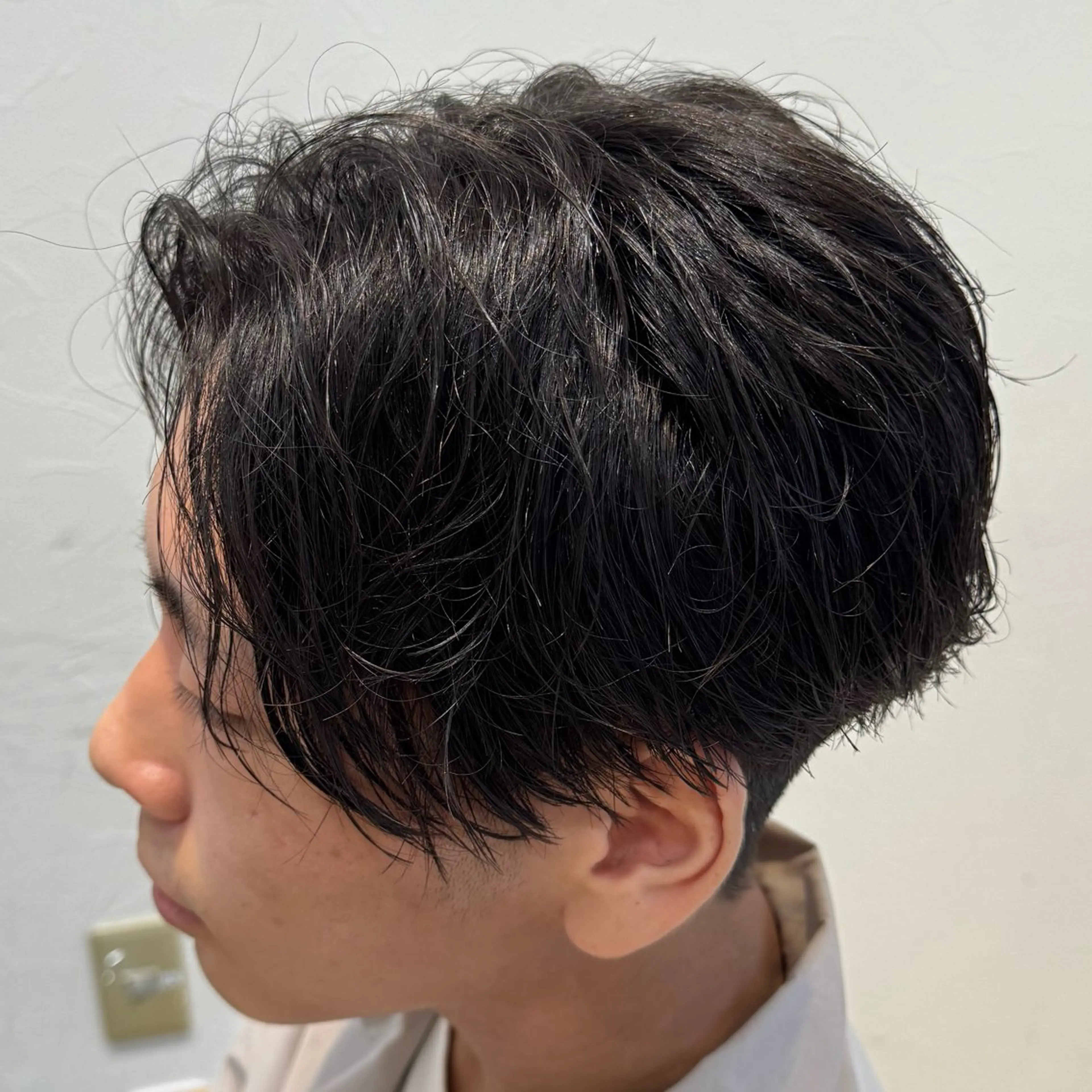 ショート パーマ メンズ メンズパーマ ニュアンスパーマ カット パーマ 吉田 新平のヘアスタイル