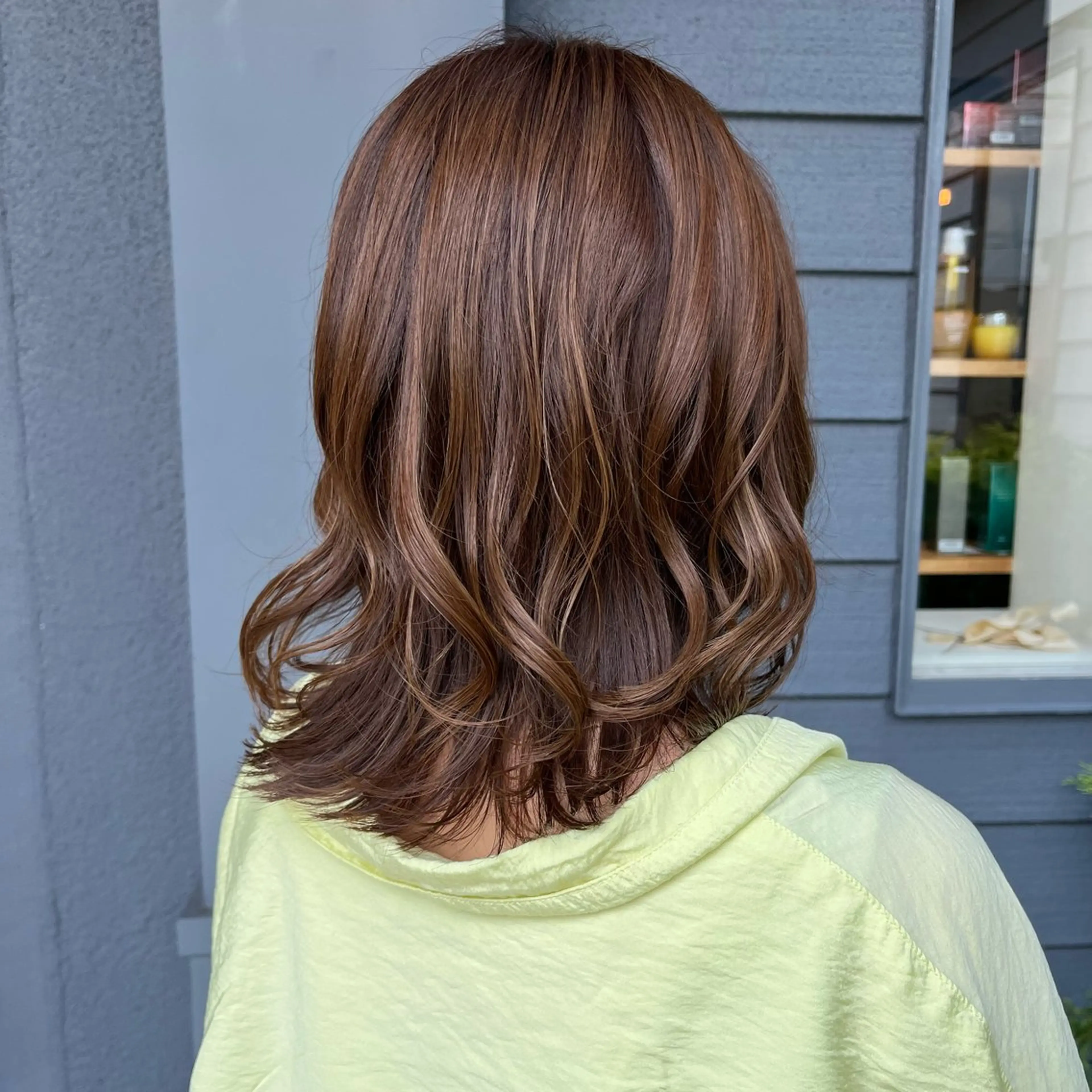 ミディアム カラー カット ヘアカラー シマダ ユウナのヘアスタイル