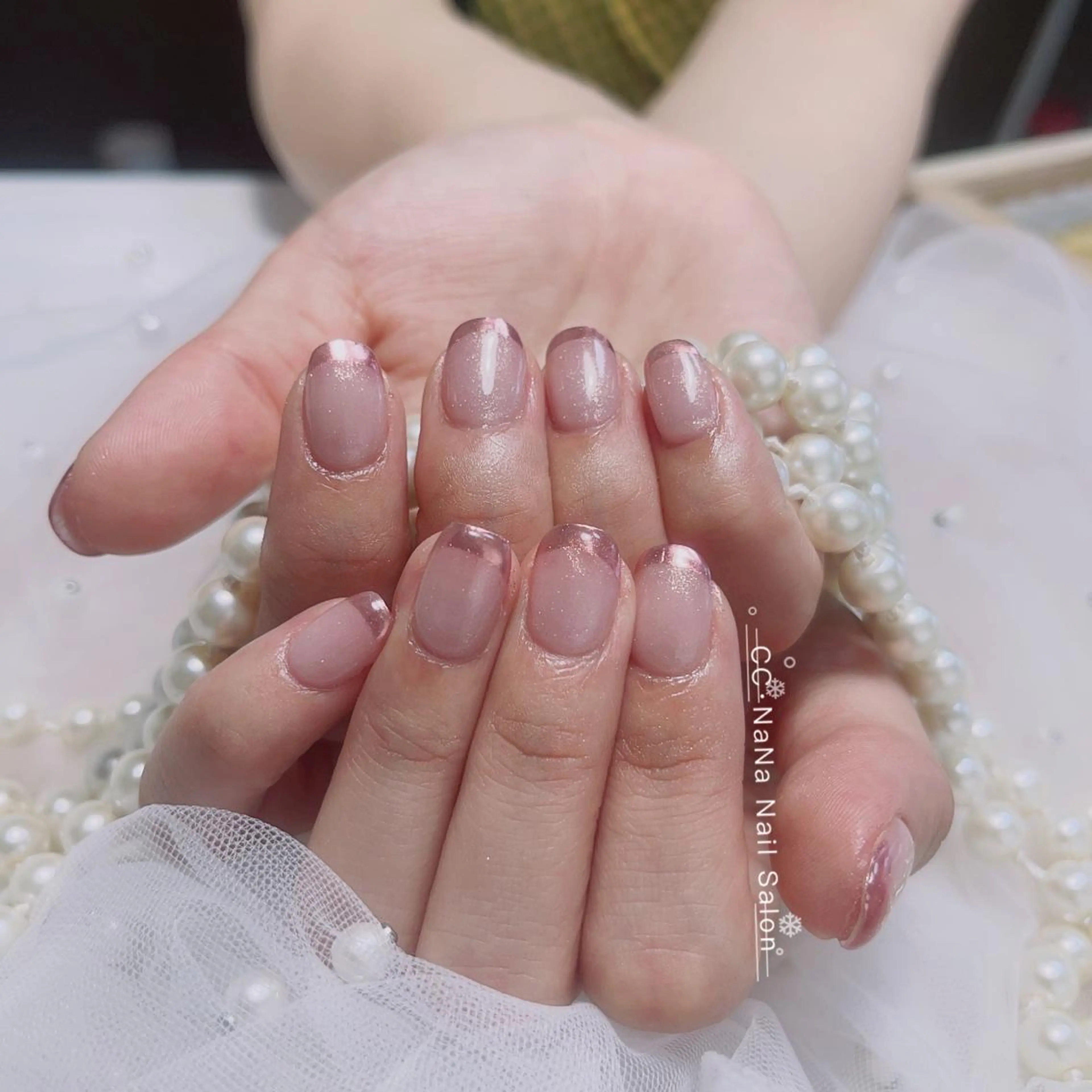ネイル アートネイル チークネイル フラッシュネイル ジェルネイル キラキラネイル ハンドネイル 💎CC・NaNa 韓国風ネイル🌙のネイルデザイン