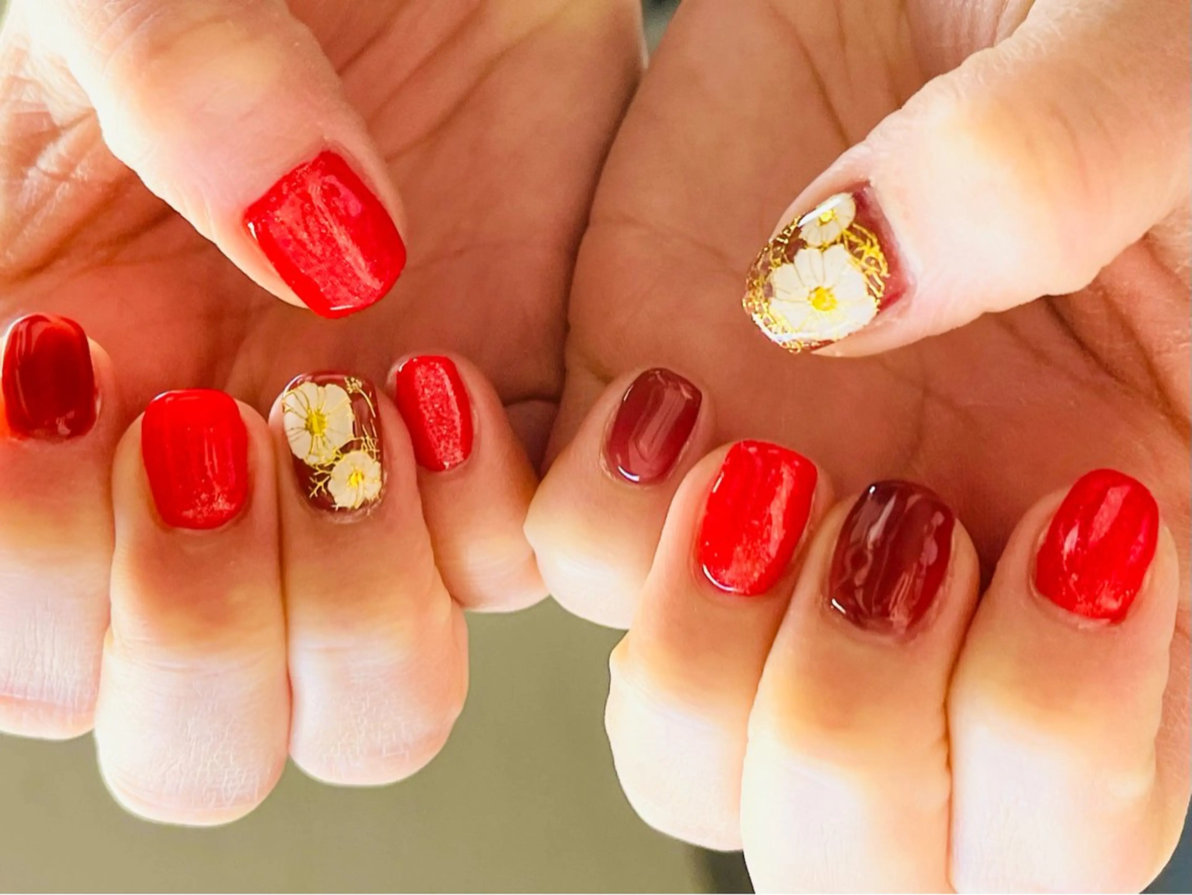 ネイル 赤色 ハンドネイル ネイルサロン HANAのネイルデザイン