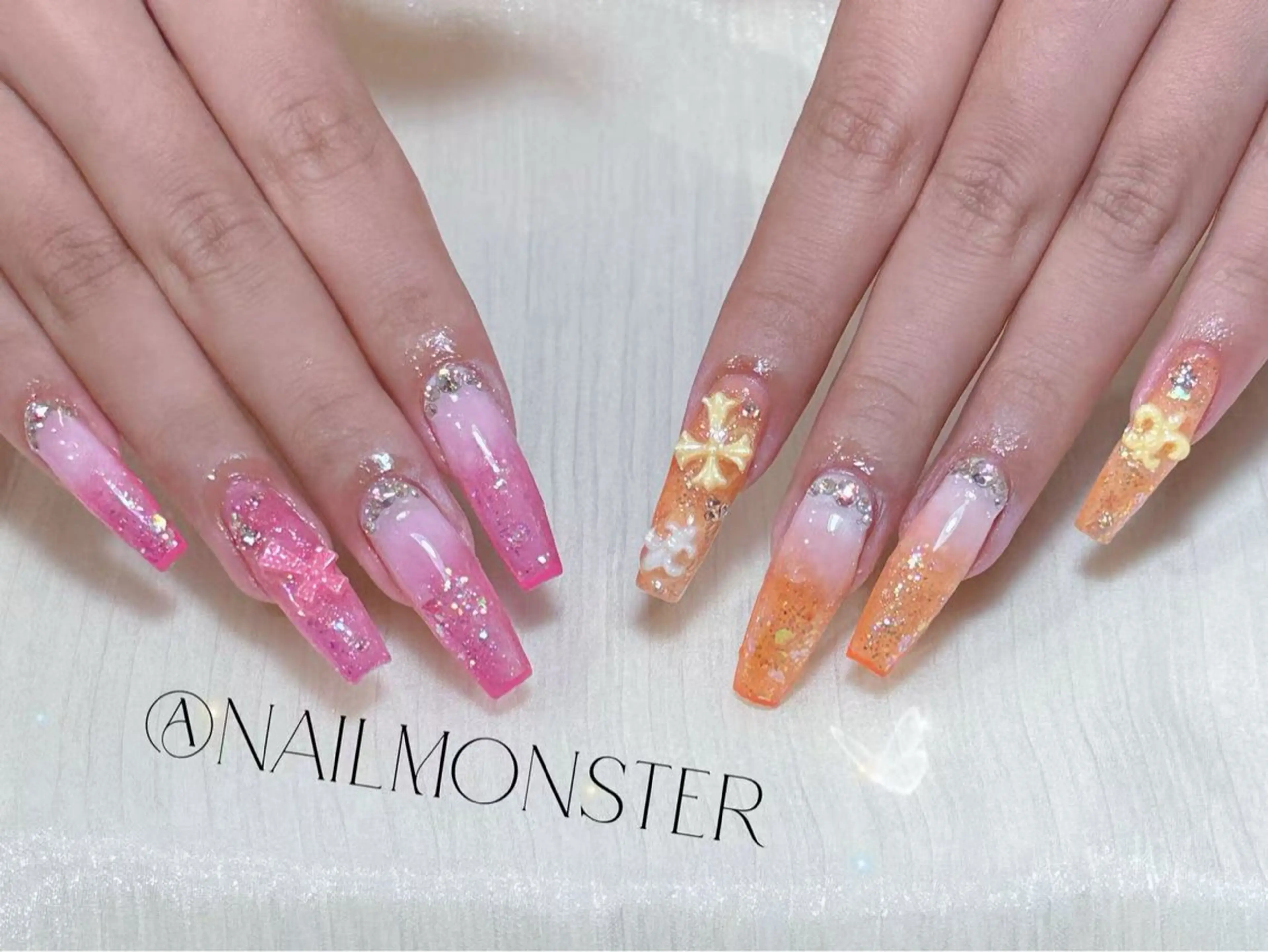 ネイル アートネイル オーロラネイル ガーリー キラキラネイル 韓国ネイル ハンドネイル ハンドケア Nail Monsterのネイルデザイン