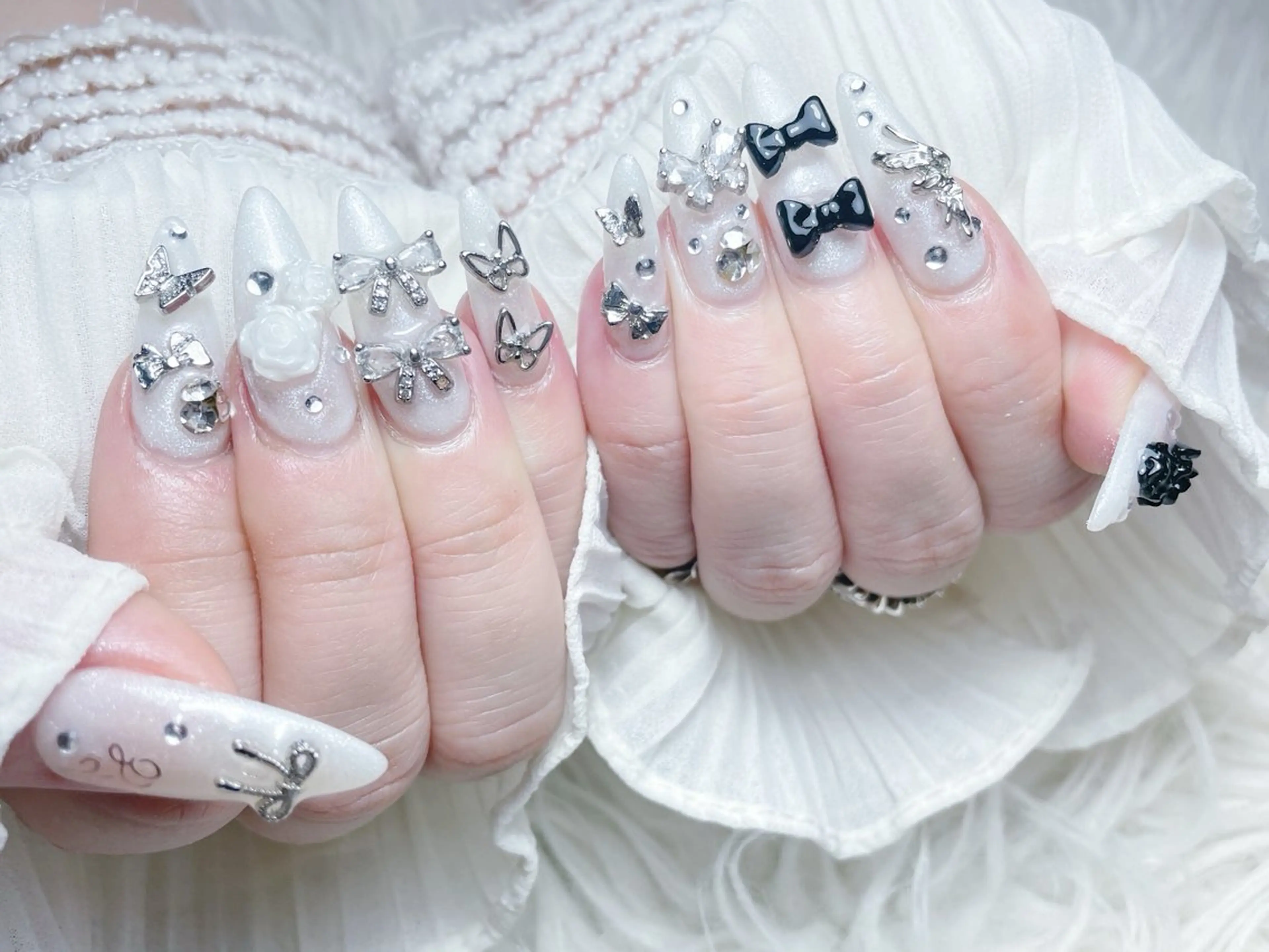 ネイル チークネイル 長さ出し フラワーネイル フレンチネイル ガーリー ハンドネイル NEW NAIL所属・NEW NAIL 池袋のネイルデザイン