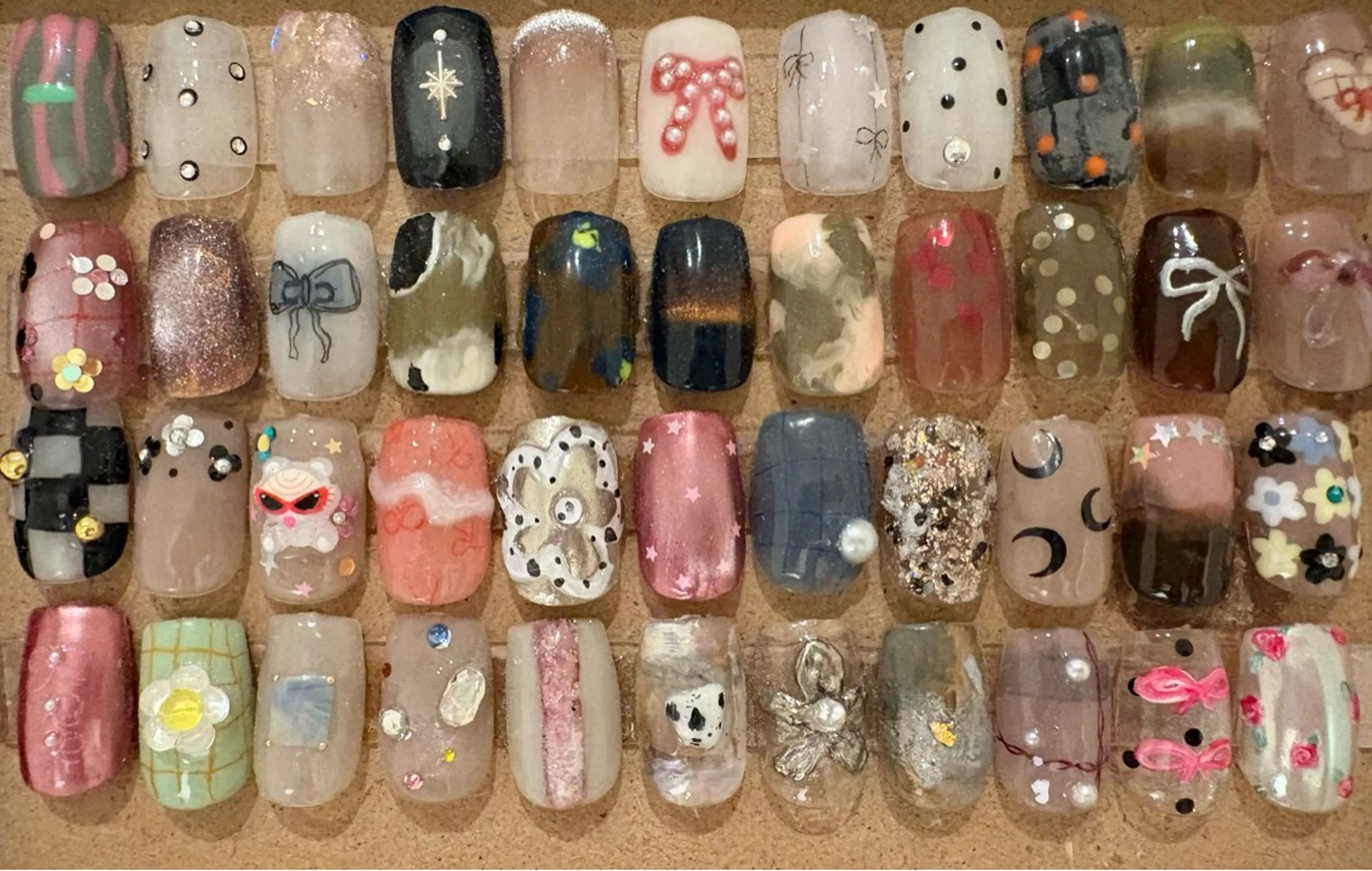 ハンドネイル🩷4本 サンプルから オフケア込み✨の写真