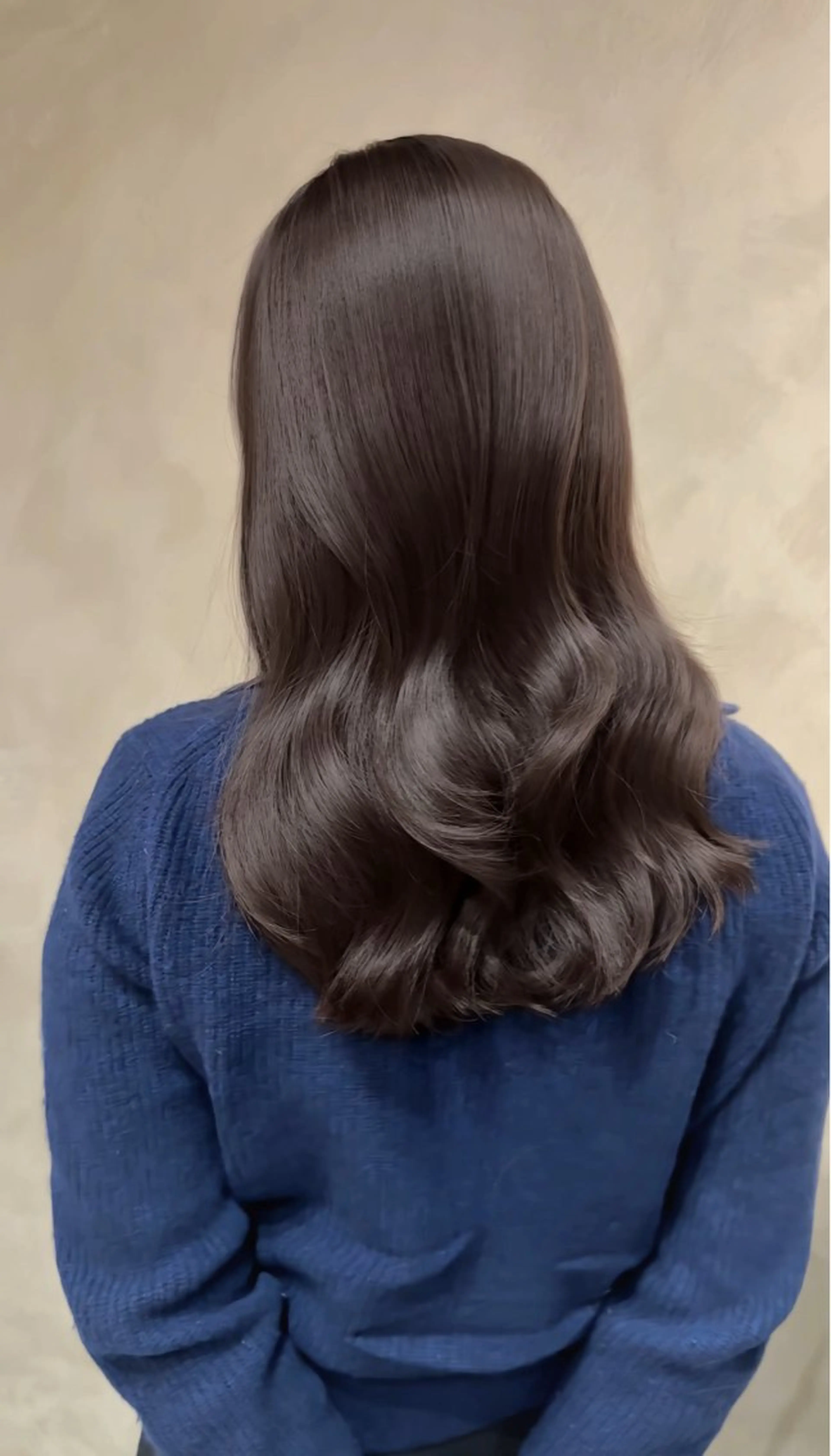 セミロング レイヤーカット ヘアカラー トリートメント 三浦 秀太郎のヘアスタイル