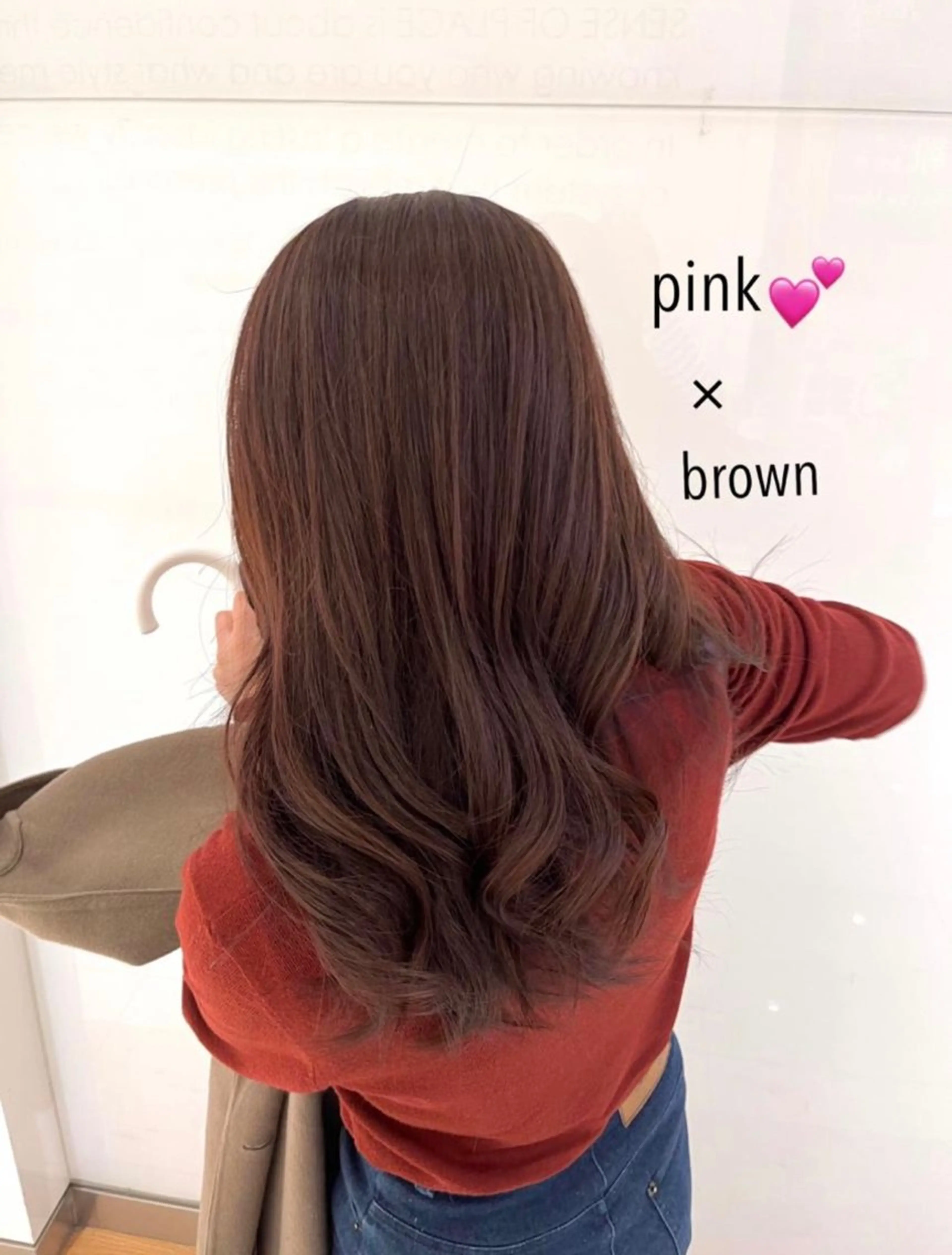 セミロング カラー ピンクカラー Henrietta  自由が丘所属・ベージュ/ブリーチ無 し/透明感/石井佑季のヘアスタイル
