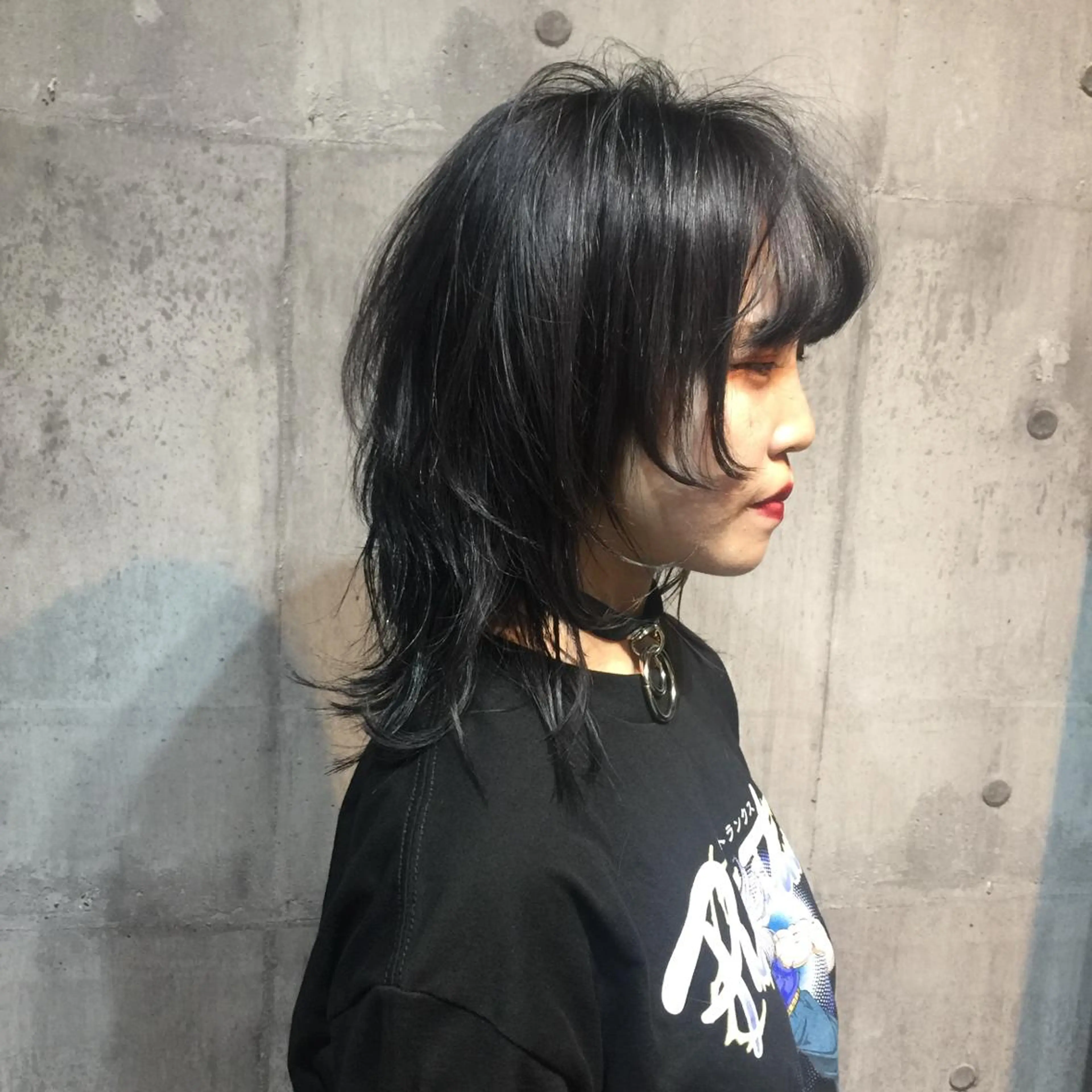 ミディアム ウルフカット カット 縮毛矯正 ホワイト&レイヤーカ ットエクステ長畠俊輔のヘアスタイル