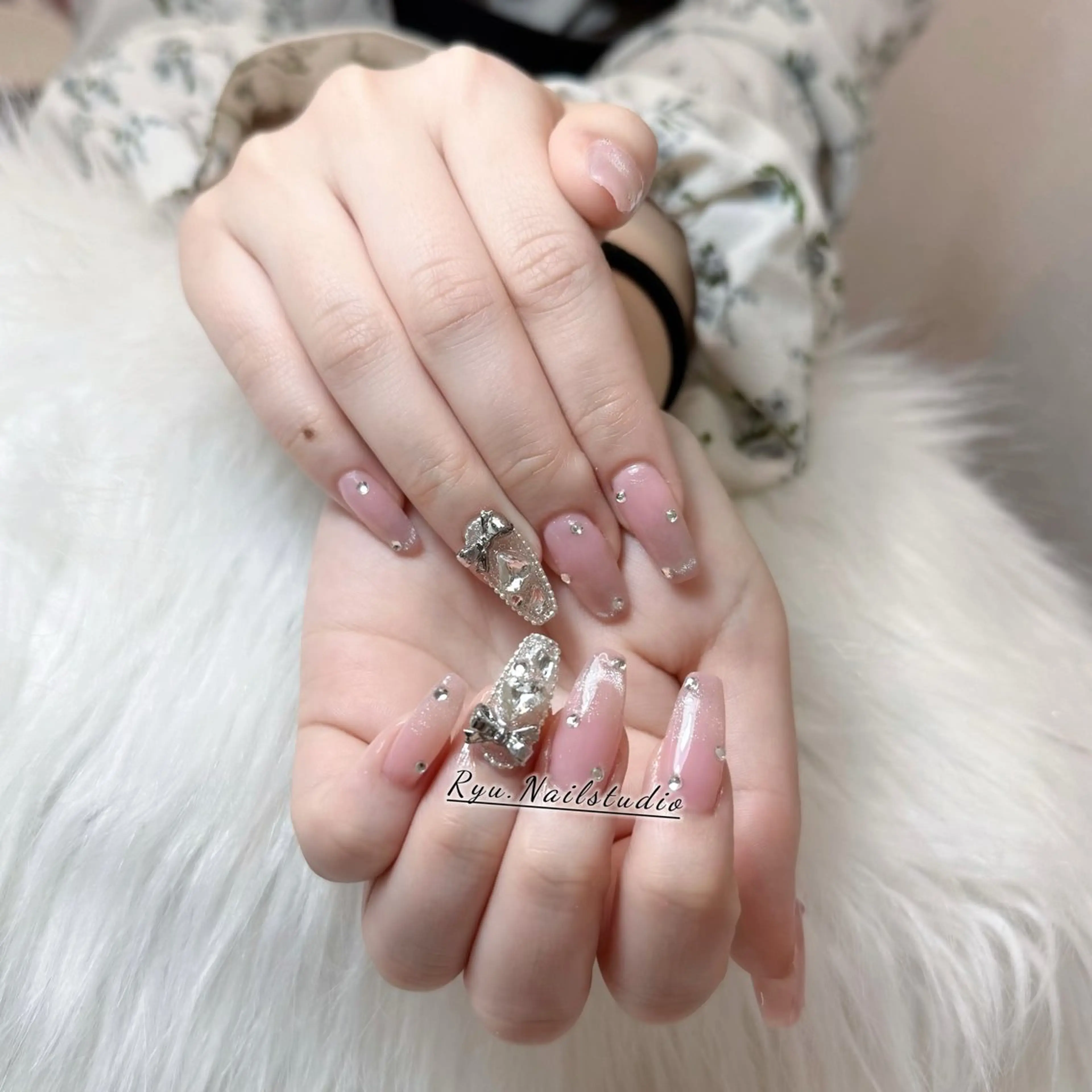ネイル アートネイル ジェルネイル キラキラネイル ミラーネイル ニュアンスネイル ハンドネイル Ryu Nail Studio所属・Ryu Nailのネイルデザイン