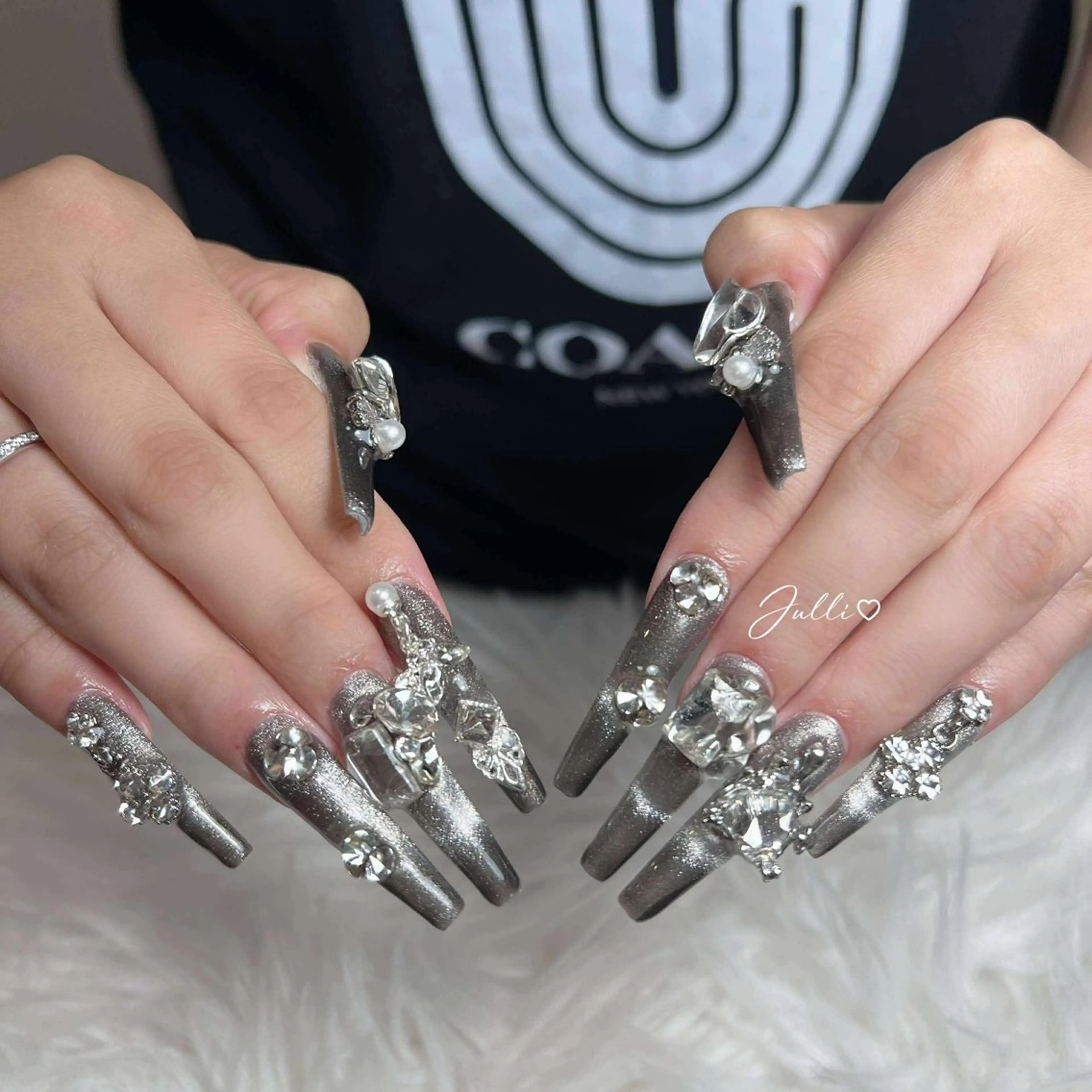ネイル フレンチネイル ジェルネイル キラキラネイル 韓国ネイル レース ハンドネイル Julli nail studio所属・Julli NailStudioのネイルデザイン
