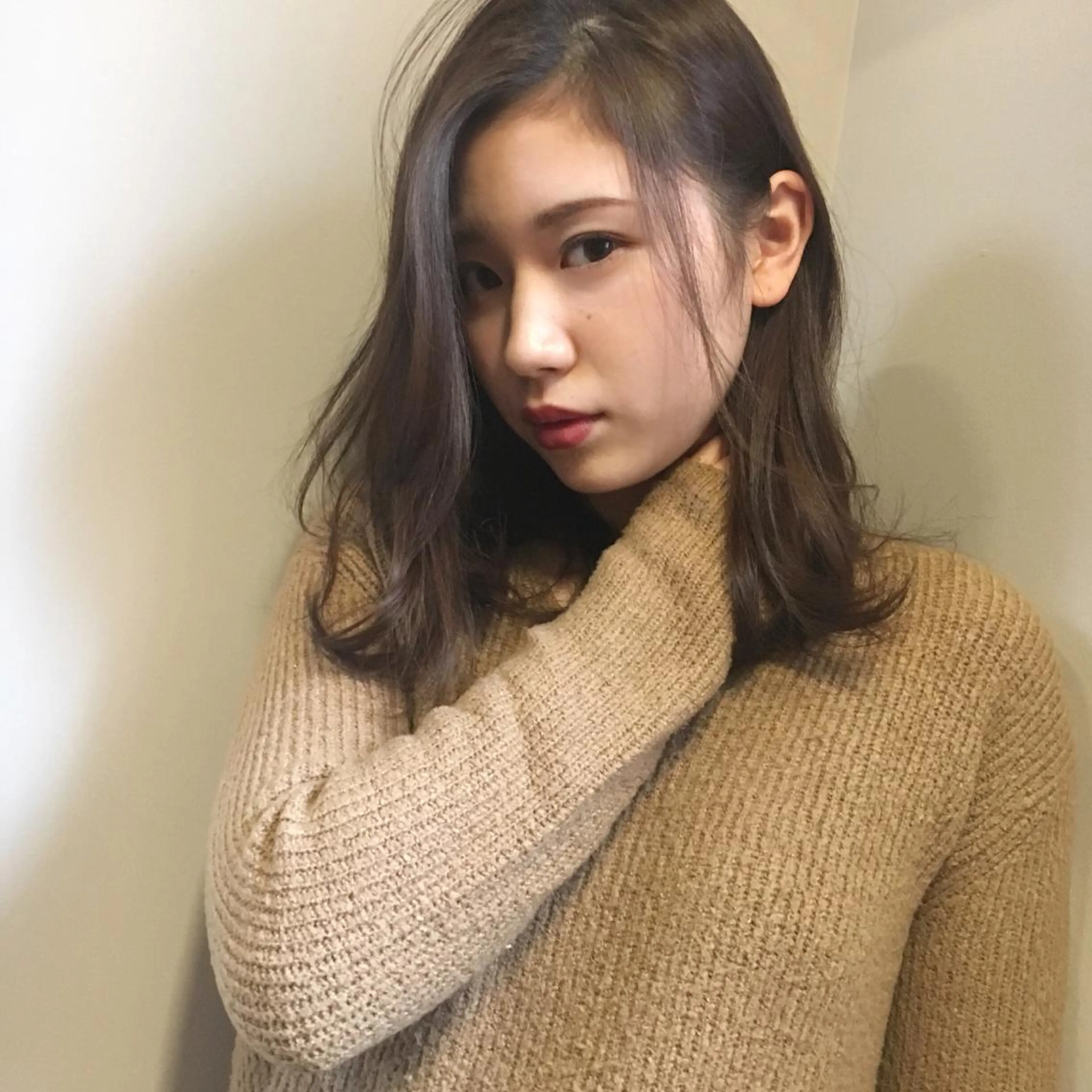ミディアム カラー かきあげバング 上川 美幸のヘアスタイル