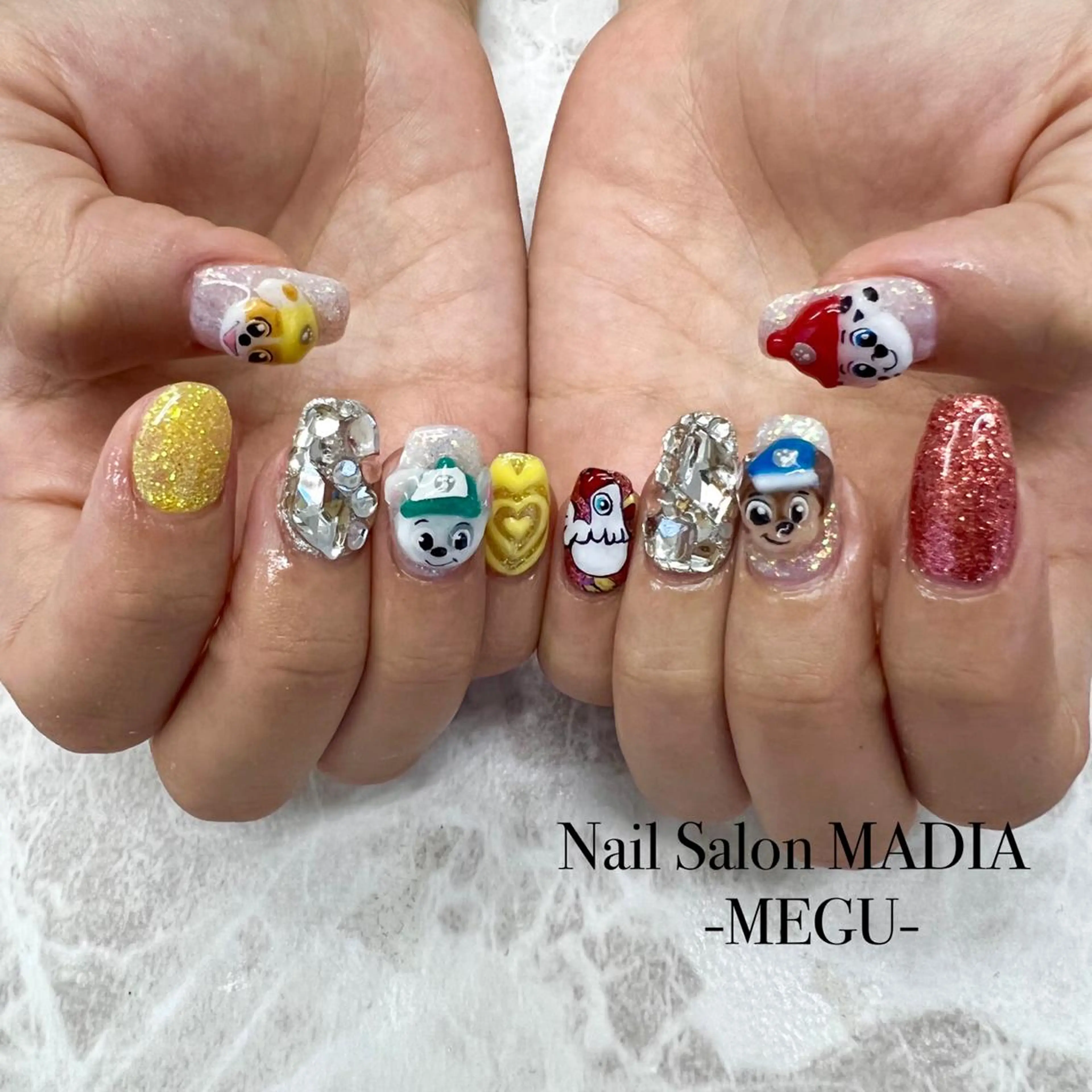 ネイル MADIA藤沢所属・MADIA MEGUのネイルデザイン