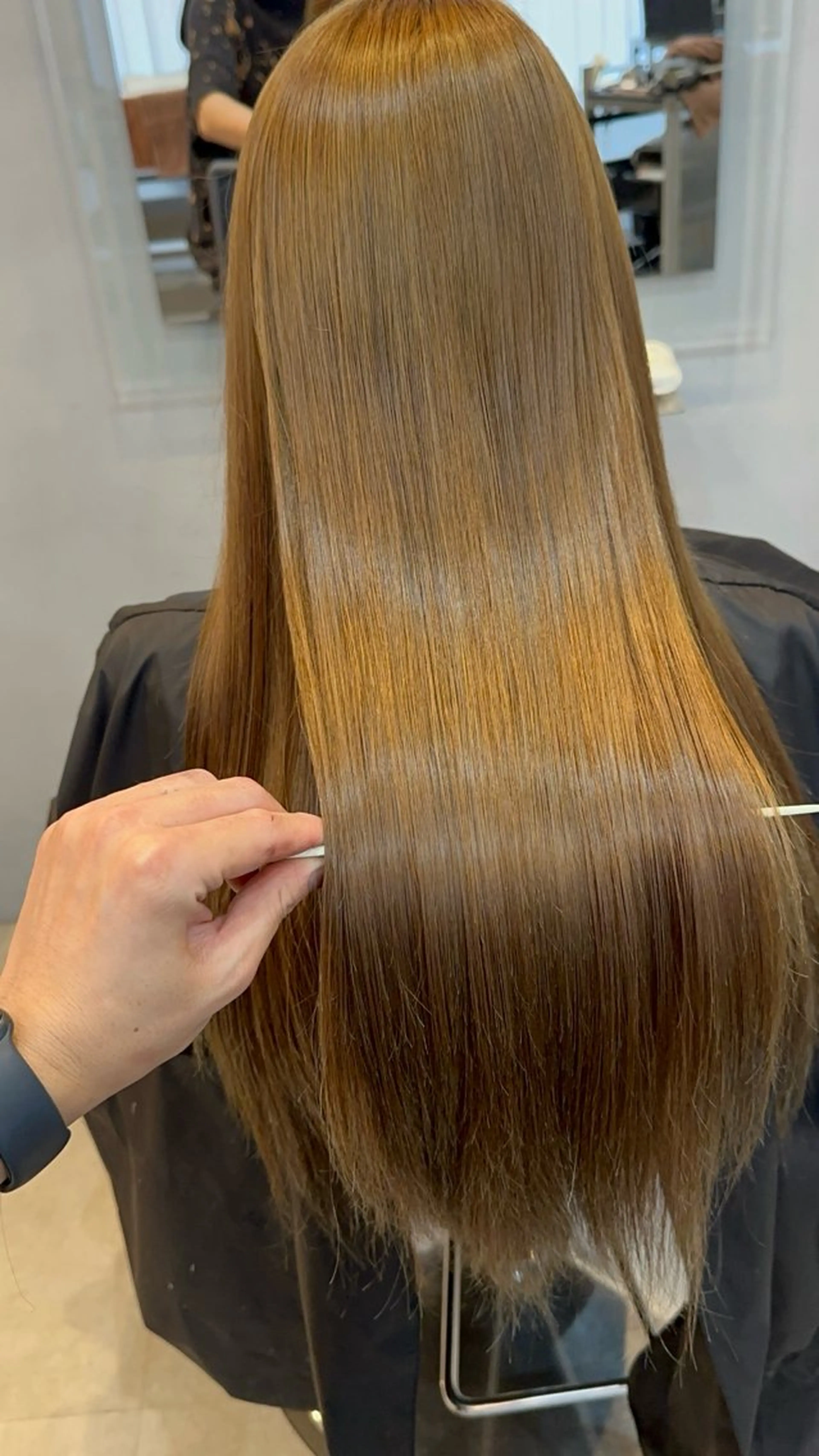 ロング カラー ベージュカラー ブリーチ ダブルカラー ミルクティーベージュ ブリーチなしカラー ヘアカラー 髪質改善・艶カラー HIROTOのヘアスタイル