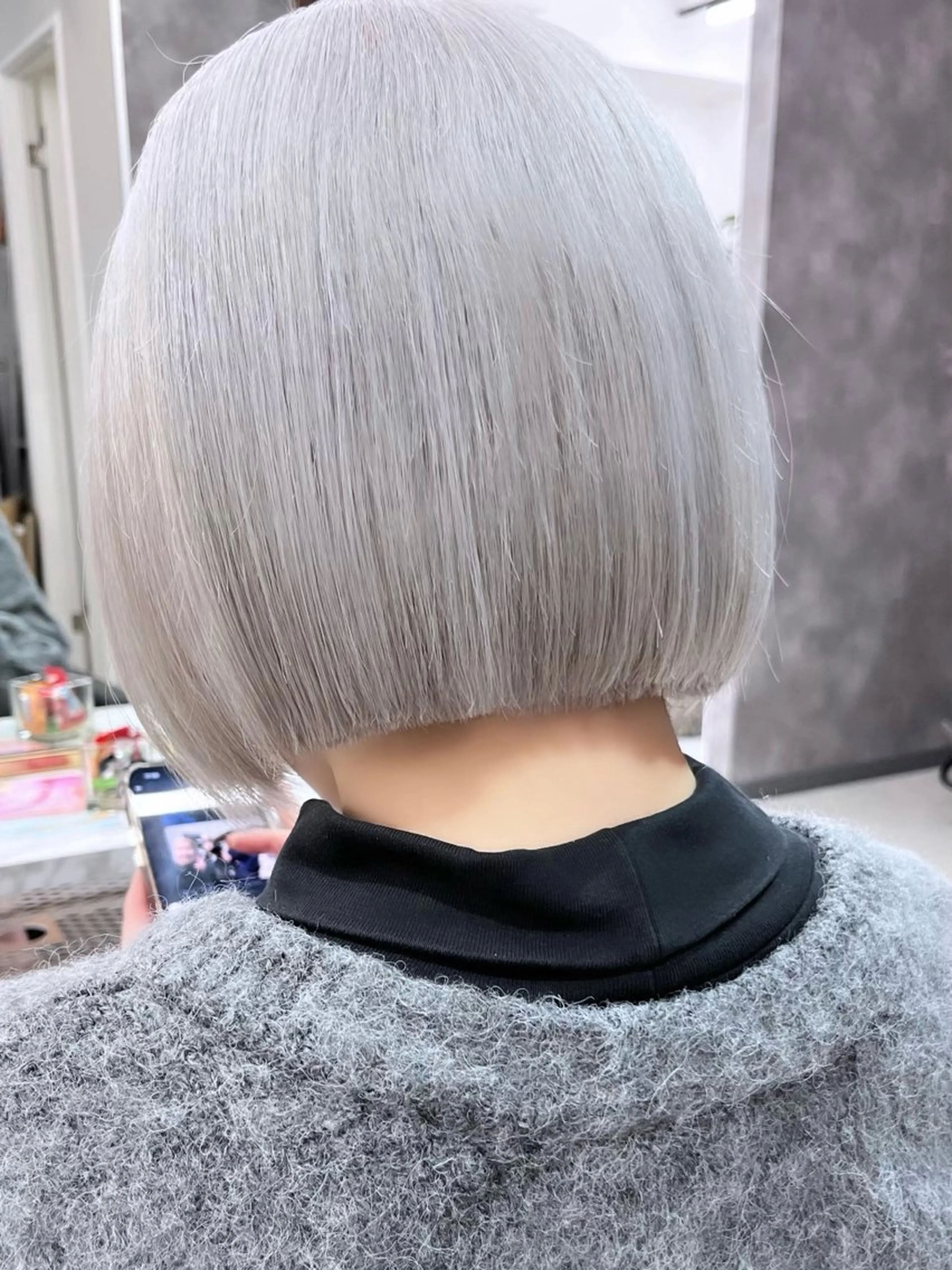 ミディアム カラー シルバー ホワイトシルバー ヘアカラー トリートメント ヘアセット 🎀韓国ヘア🎀 𝐬𝐚𝐫𝐚🎀のヘアスタイル