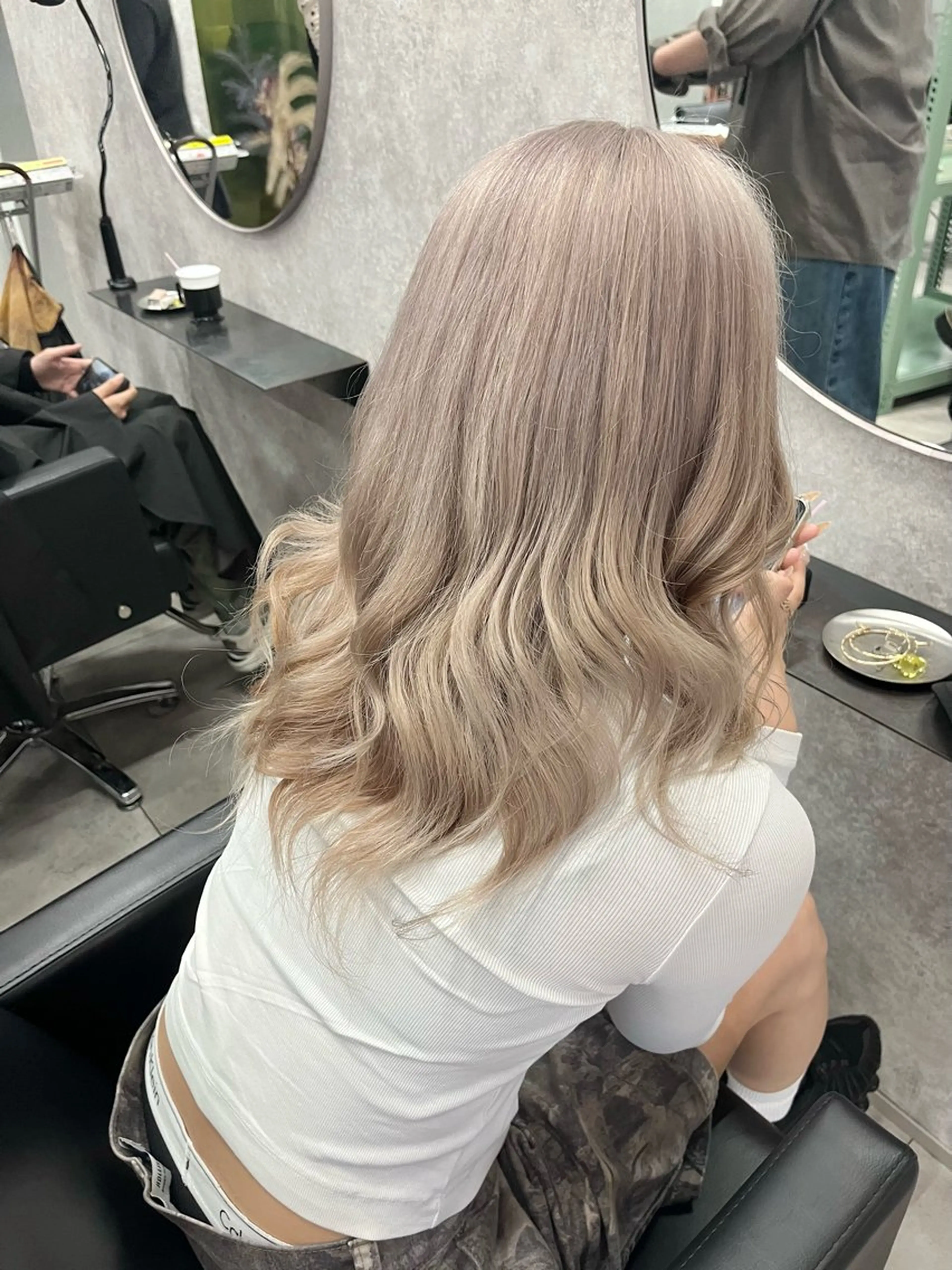 セミロング カラー 🦩梅田暖色カラー 🦩Mioのヘアスタイル